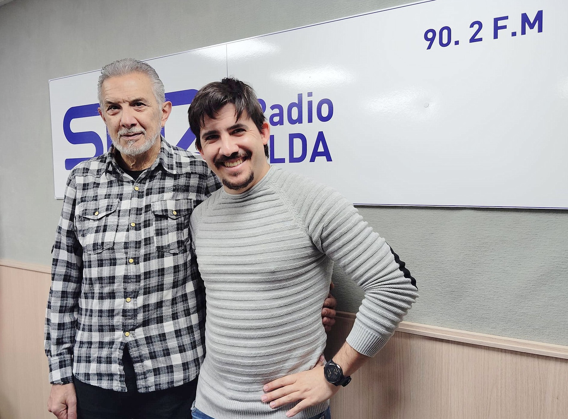 José Luis y Sergio, invitados en el estudio de Radio Elda Cadena SER.