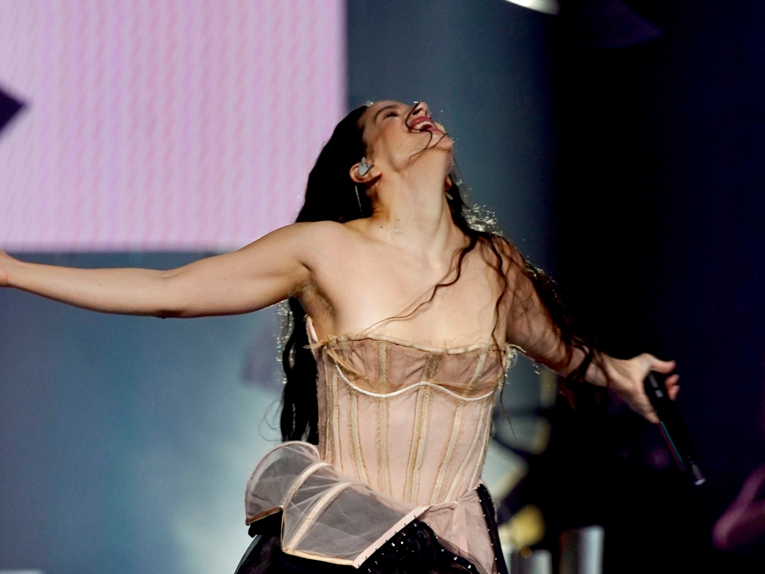 Rosalía hace que 'La Revuelta' logre su máximo histórico de audiencia |  Cine y TV | Cadena SER