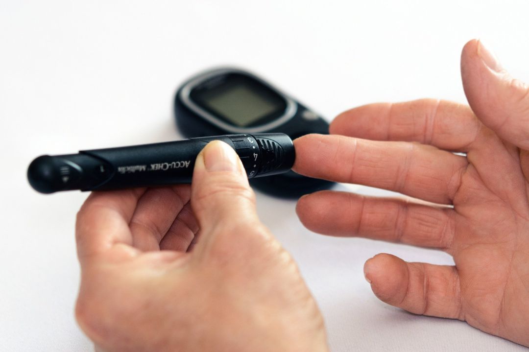Los niños diabéticos reciben los nuevos medidores de glucosa sin pinchazo, Actualidad