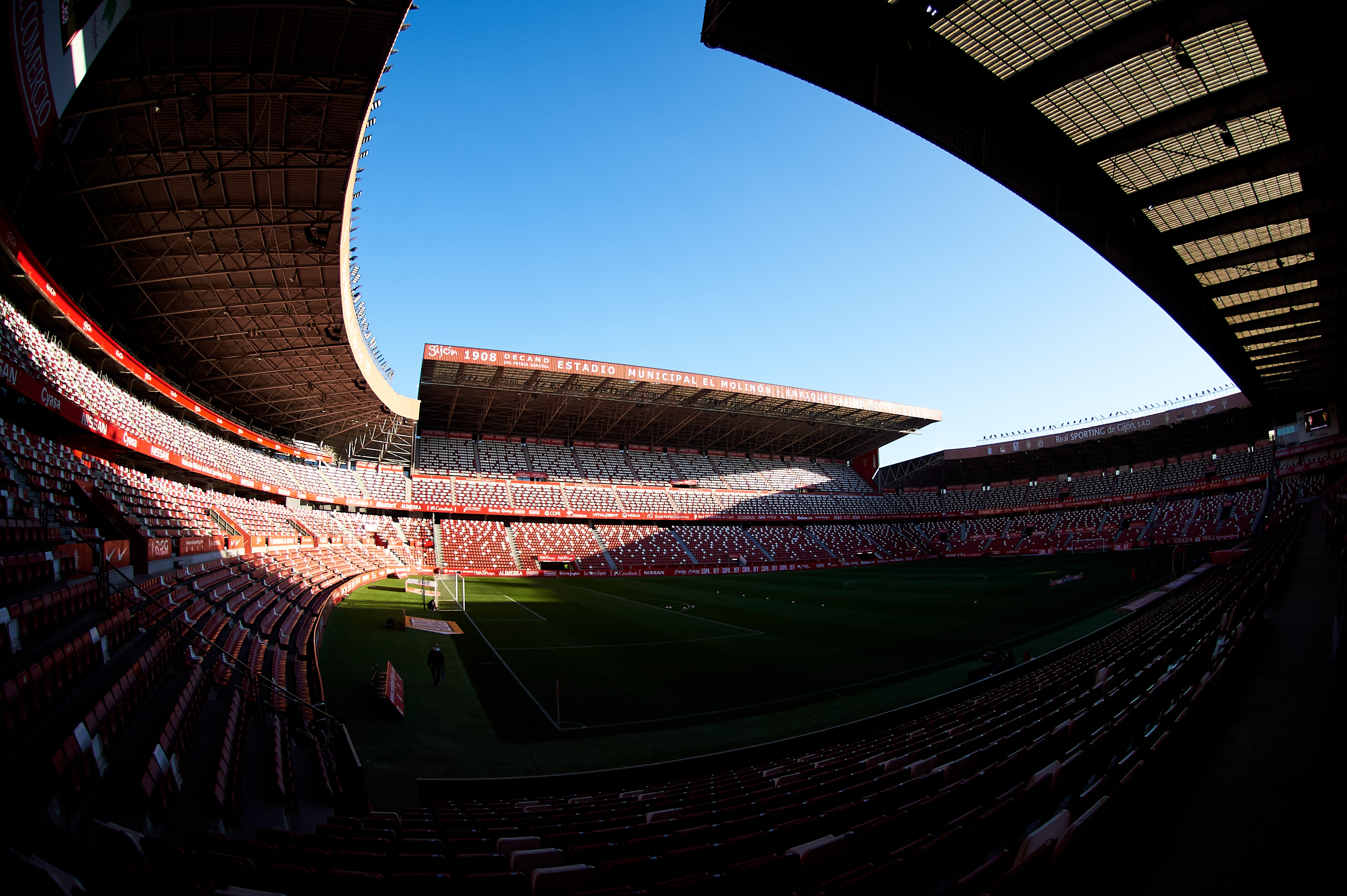 El Sporting de Gijón busca delantero y tiene dos candidatos principales -  Estadio Deportivo