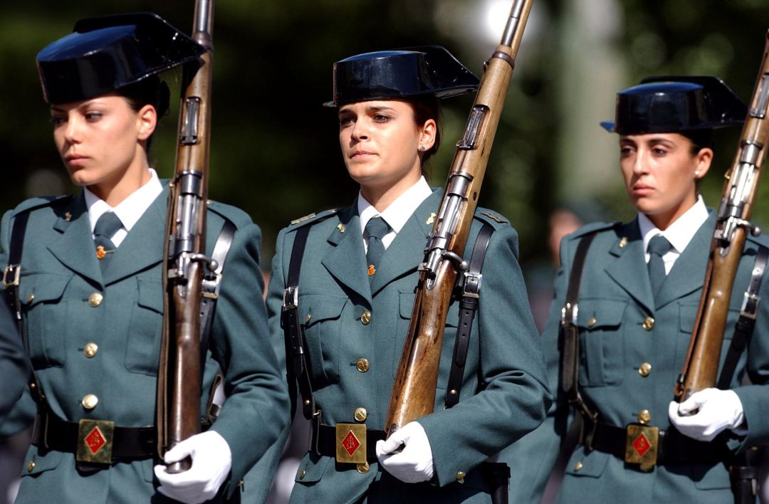 La Guardia Civil moderniza su uniforme pero mantiene el tricornio