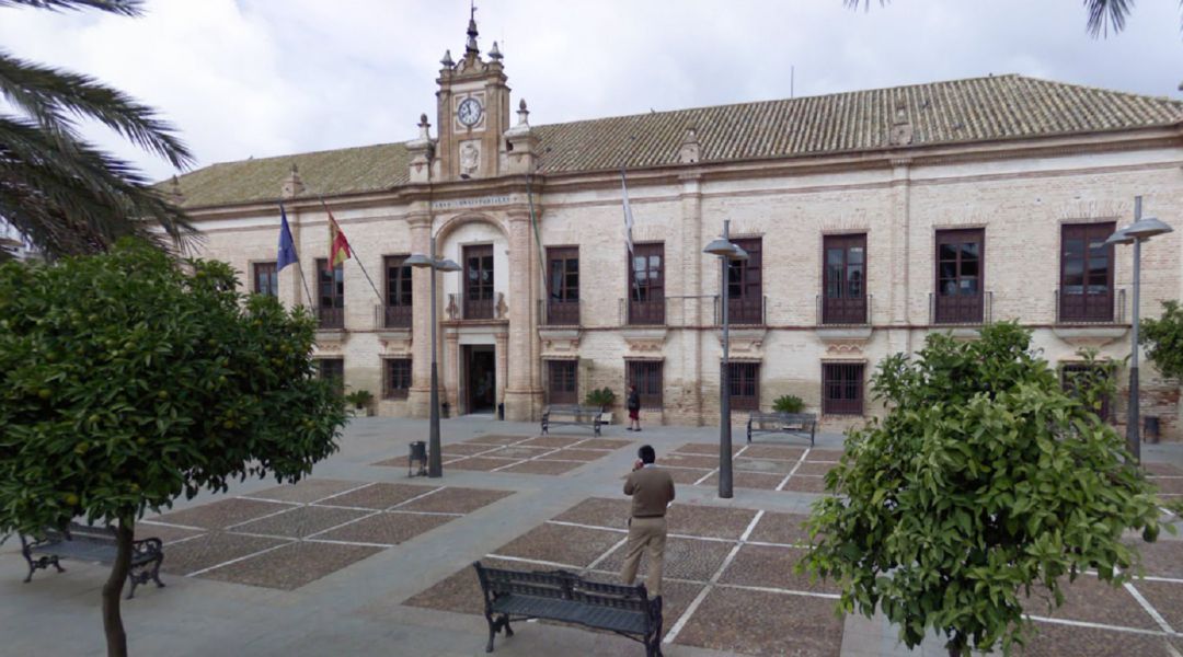 El Ayuntamiento de La Carlota recibe llamadas de empresas interesadas en  suelo ante la futura Base Logística | Actualidad | Cadena SER