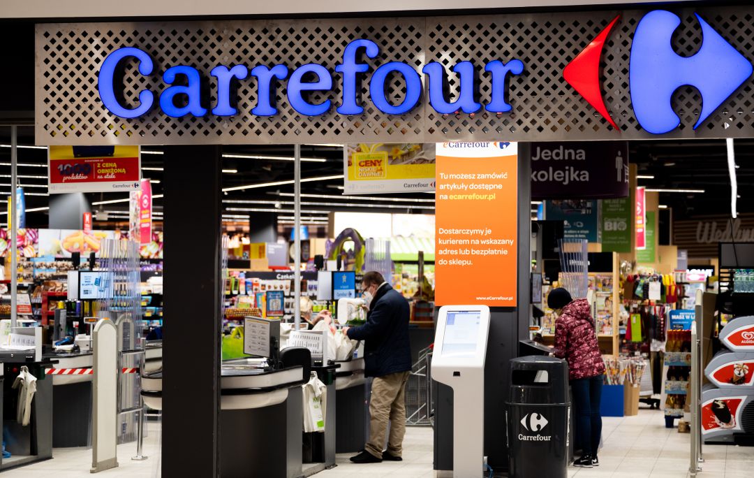 No vencidos por un pelito: polémica por los productos de consumo inmediato  que ofrece la cadena Carrefour - Diario Full