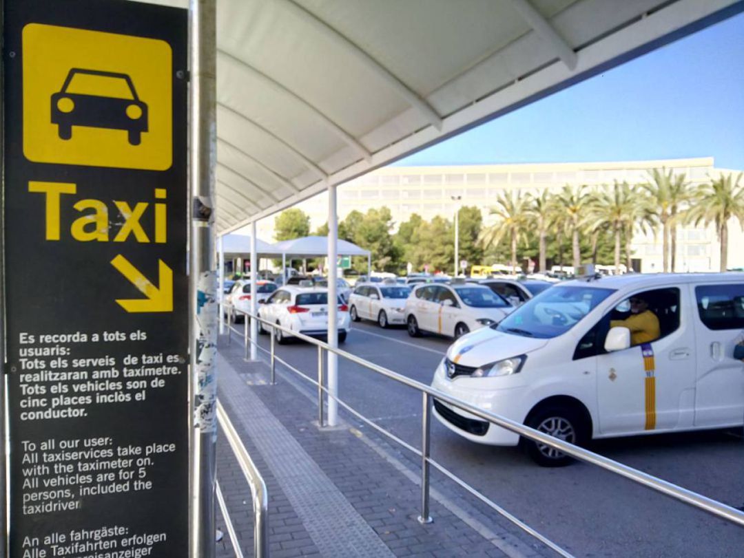 El del taxi se confiesa "desbordado" ante incremento de demanda | Actualidad | SER