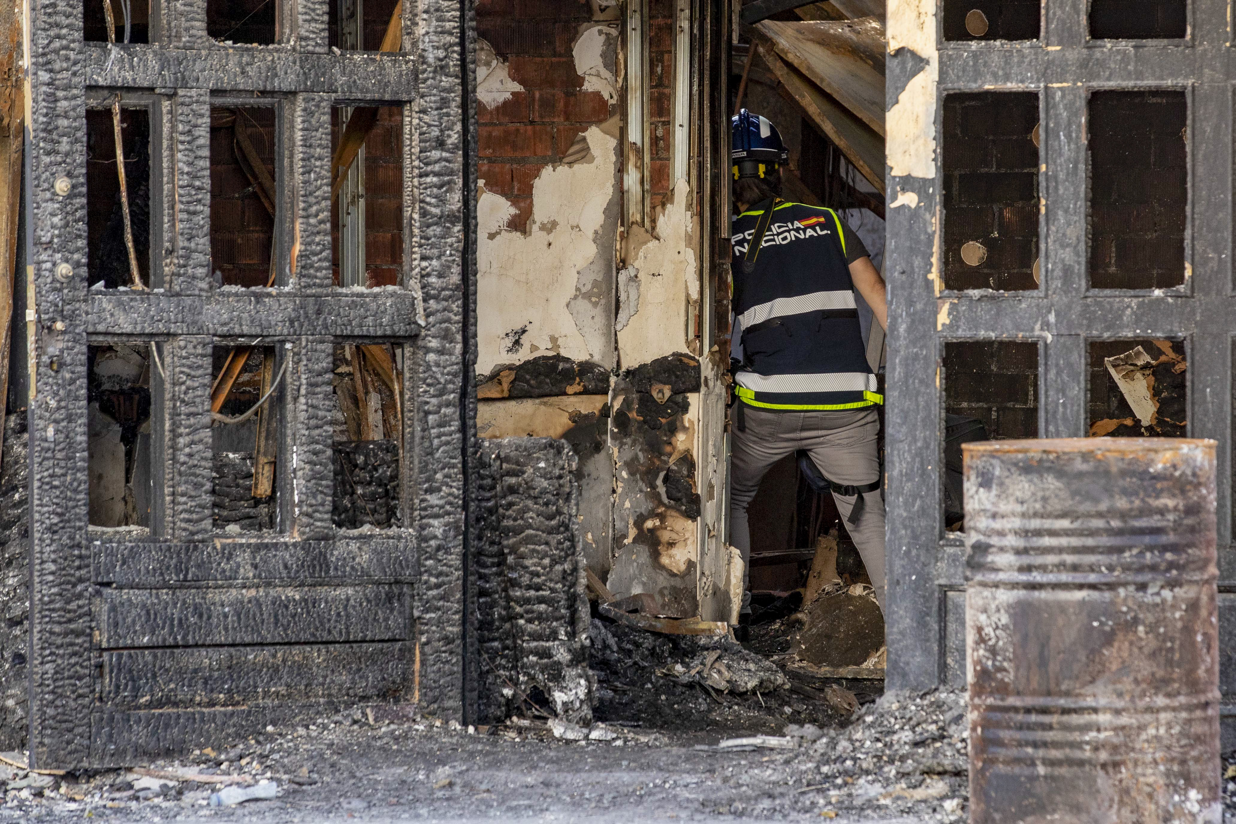 Los cañones de fuego frío de Teatre podrían estar detrás del incendio de  Murcia, según el abogado de La Fonda