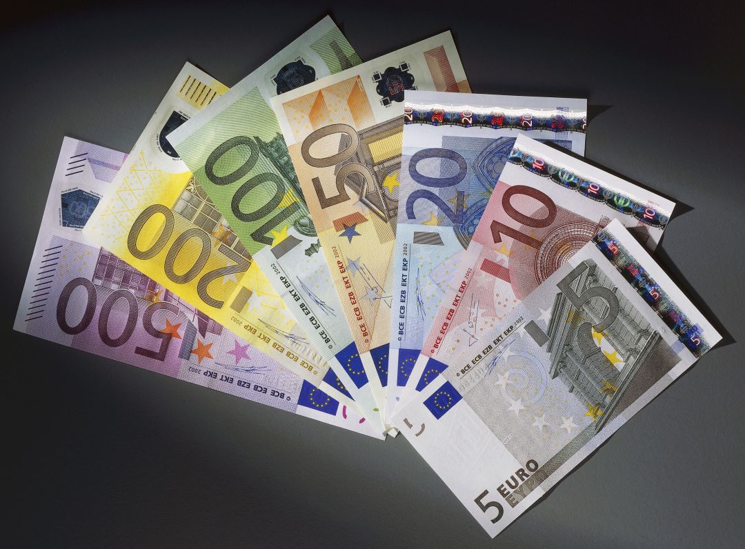 La RAE resuelve una de las mayores dudas sobre el billete de cinco euros, Actualidad