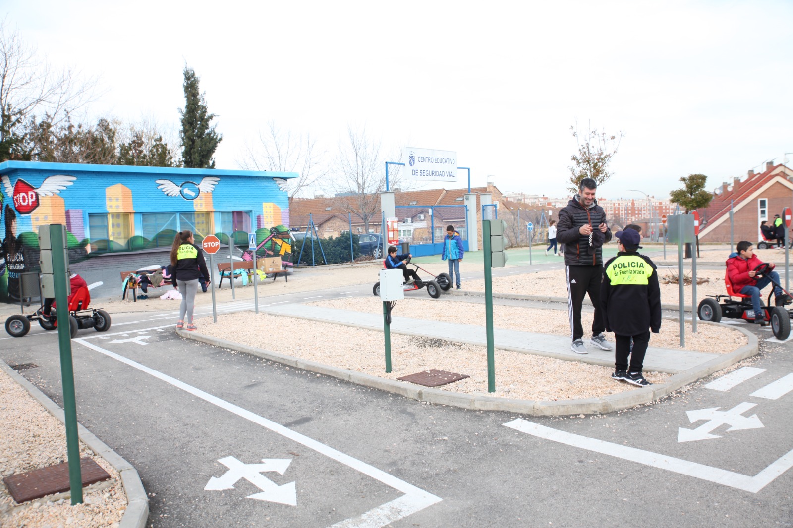 Los servicios de emergencias de Fuenlabrada organizan una jornada para  niños con TEA | Actualidad | Cadena SER