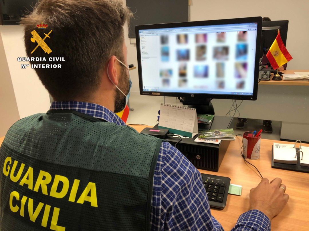 Investigados cuatro menores en Cantabria por difundir en redes un vídeo  sexual de una niña de 14 años | Actualidad | Cadena SER