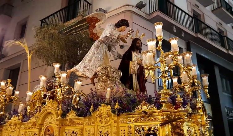 Cádiz Vive un Jueves Santo y Madrugada 2025 con el Regreso del Huerto: Horarios, Itinerarios y Novedades