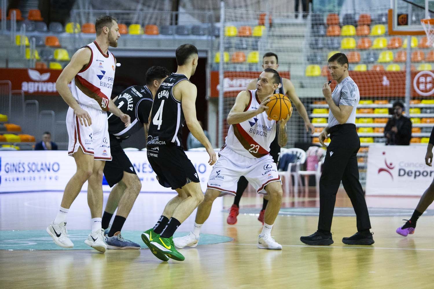 El San Pablo sigue su camino y gana en Cartagena (73-83) | Baloncesto |  Cadena SER