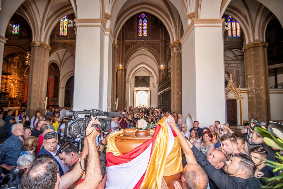 Multitudinario funeral a Reyes en Utrera - Superdeporte