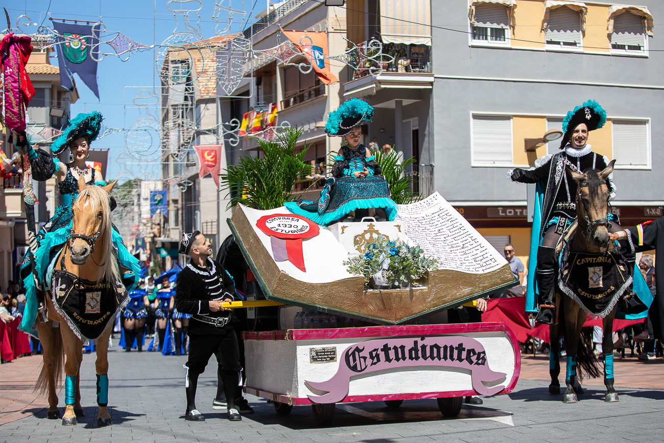 Las capitanías han liderado sus comparsas