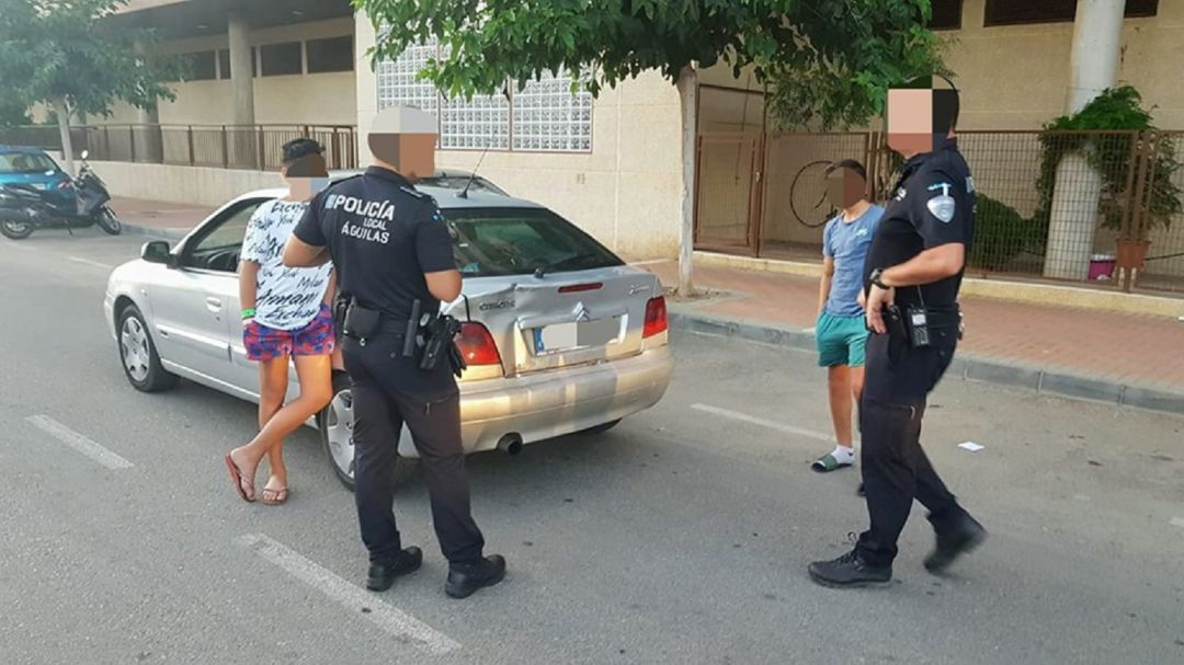 Sorprenden a un menor de 12 años conduciendo por las calles de Águilas |  Actualidad | Cadena SER