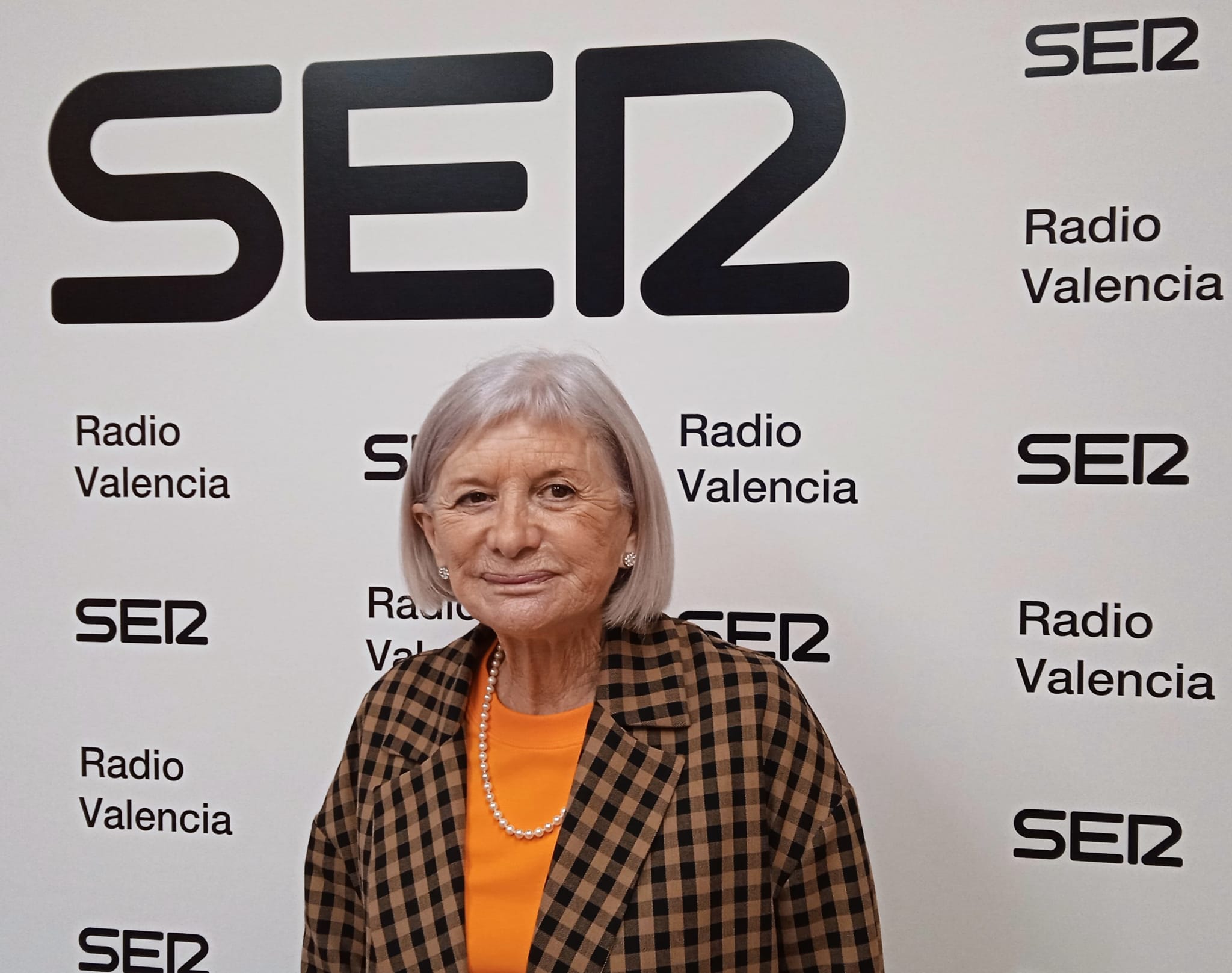La creadora de Petra Delicado se va del Xàbia Negra con el premio  «Criminala» bajo el brazo￼ - Valencia City