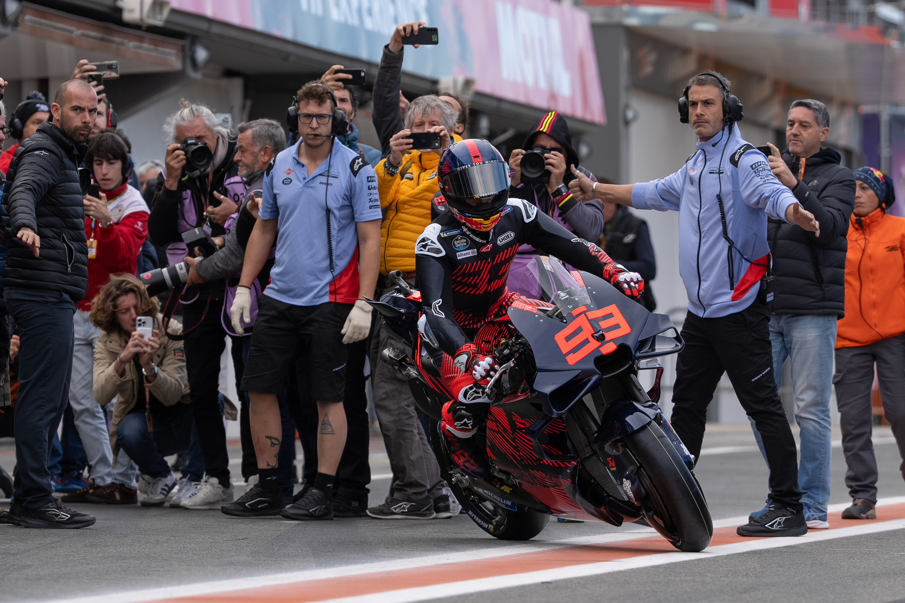 Marc Márquez vuelve a disfrutar en MotoGP, pero sufrió su primera