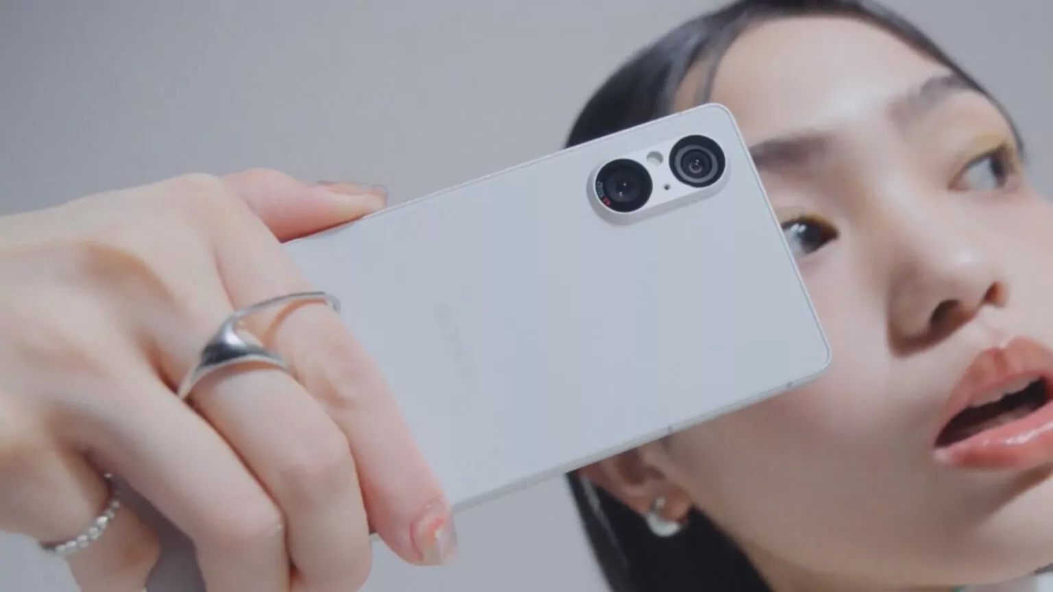 El nuevo Sony Xperia 5 V se deja ver por primera vez en un vídeo filtrado