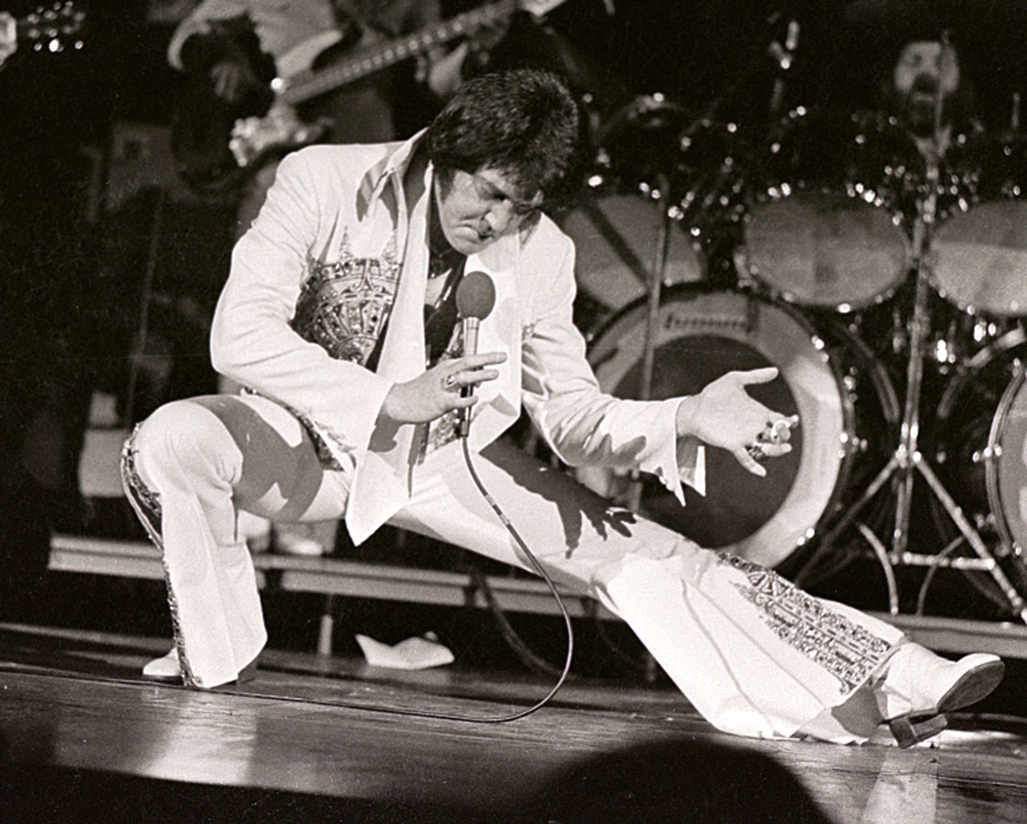 El adiós a su público de Elvis Presley: “Volveremos a vernos. Que Dios os  bendiga” | LOS40 Classic | LOS40