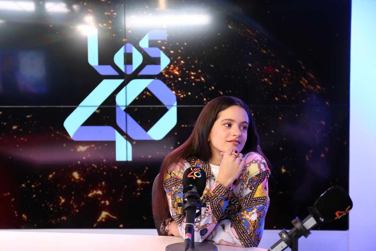 Rosalía durante su entrevista para LOS40 Global Show