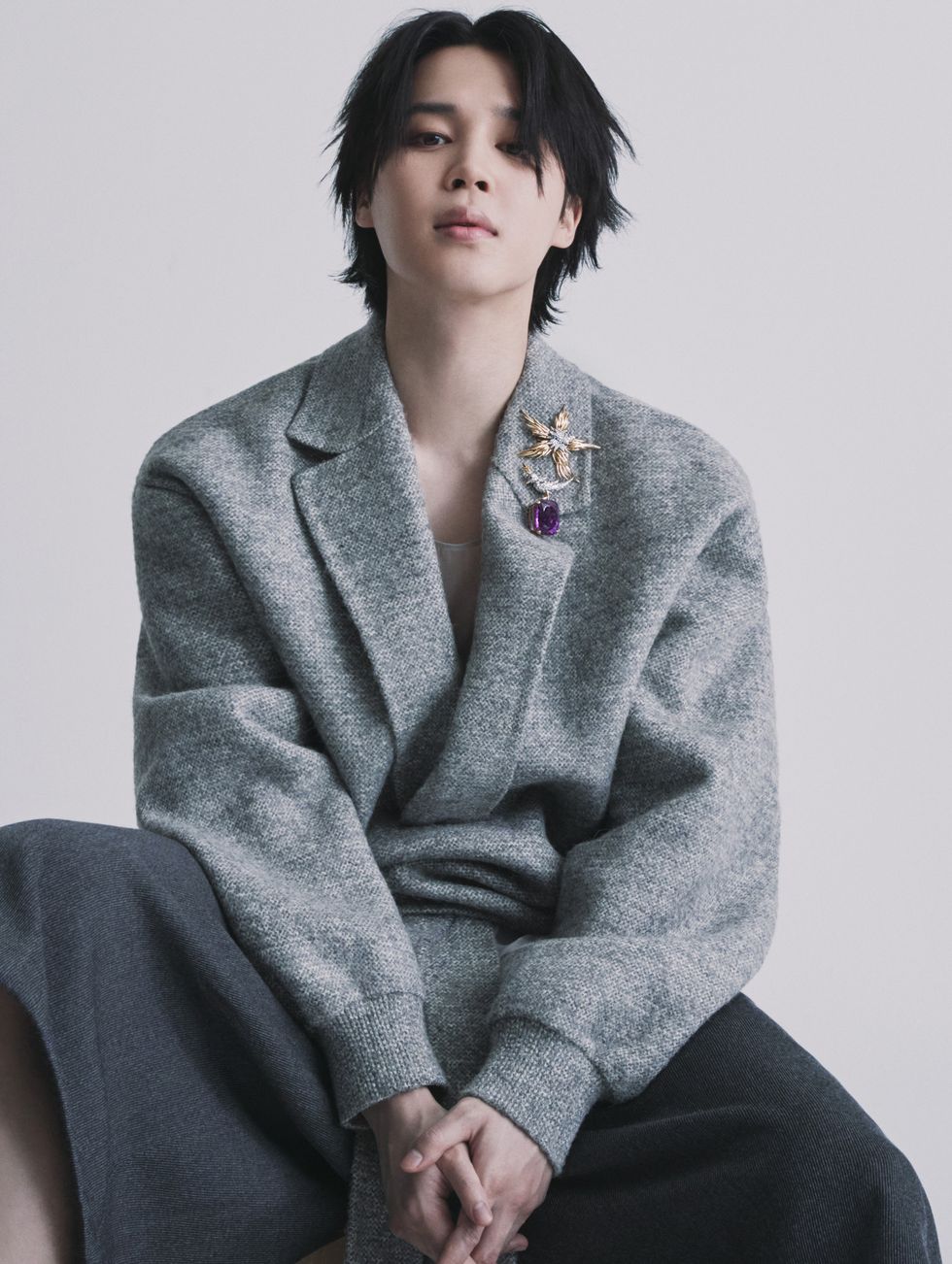 Jimin de BTS sorprende en la portada de Harper's Bazaar