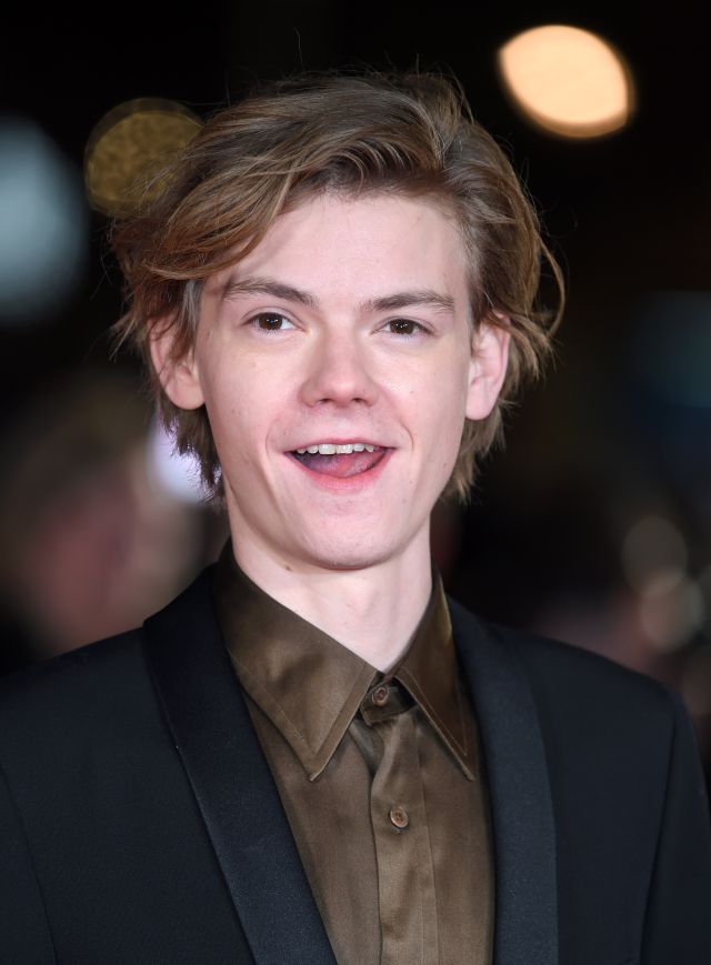 Gambito de Dama 10 curiosidades de Thomas Brodie Sangster la