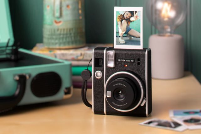 Lírico lila Color de malva Fujifilm trae de vuelta sus instatáneas con la 'instax Mini 40' |  Tecnología | LOS40
