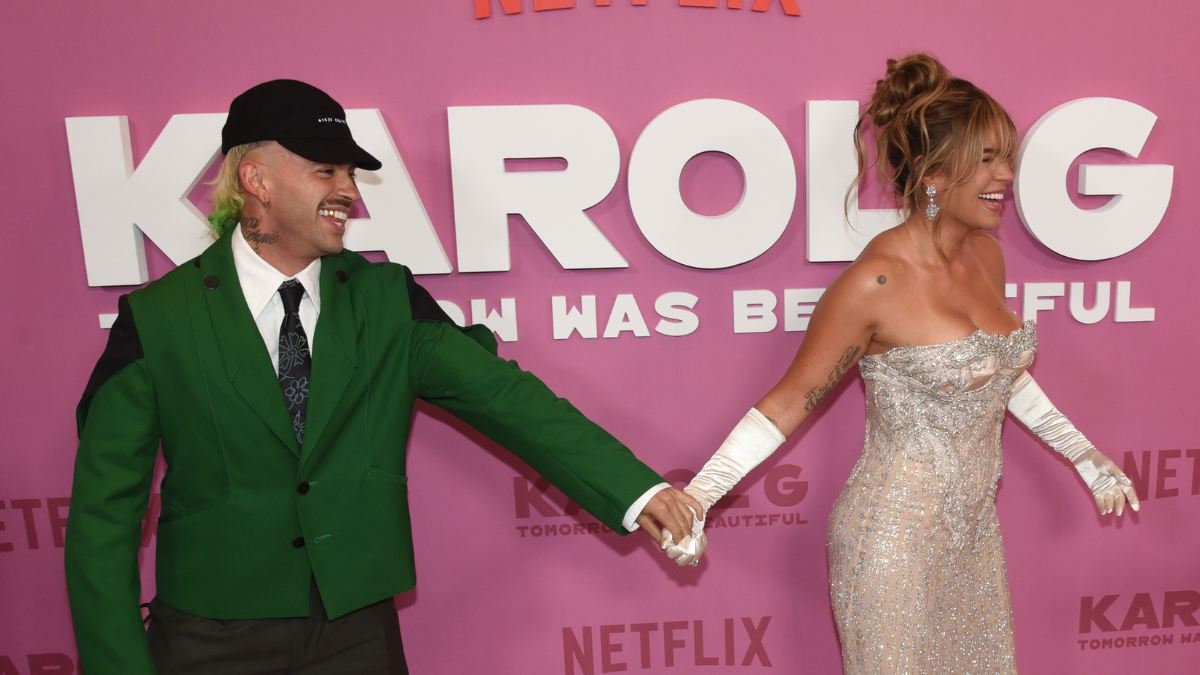 VIDEO: Karol G habría confirmado su soltería en medio del concierto de Bad  Bunny en Medellín | Actualidad | LOS40 Colombia