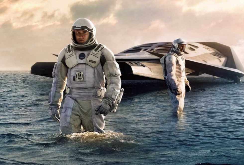 Matthew McConaughety (i) en una escena promocional de &#039;Interstellar&#039; (2014)