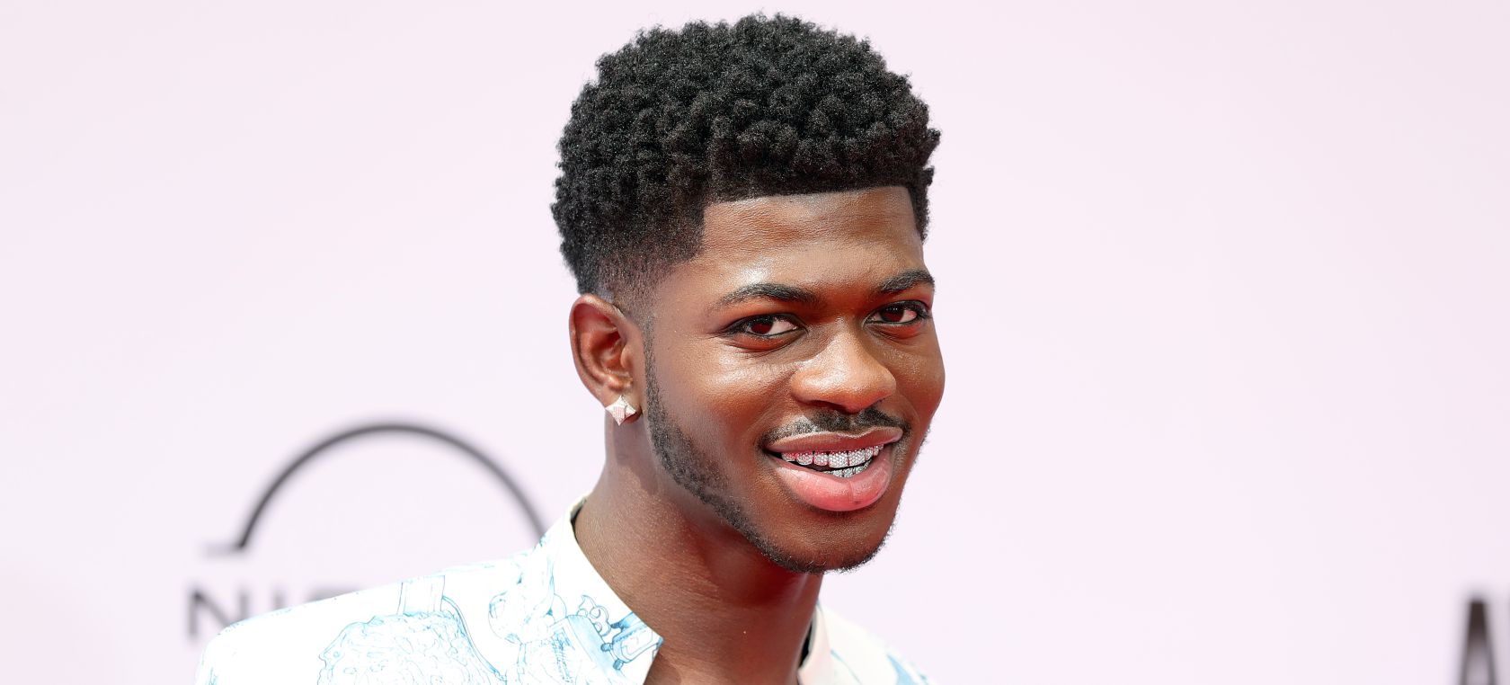 Las impactantes imágenes de Lil Nas X embarazado (literalmente) de su nuevo  álbum | Música | LOS40