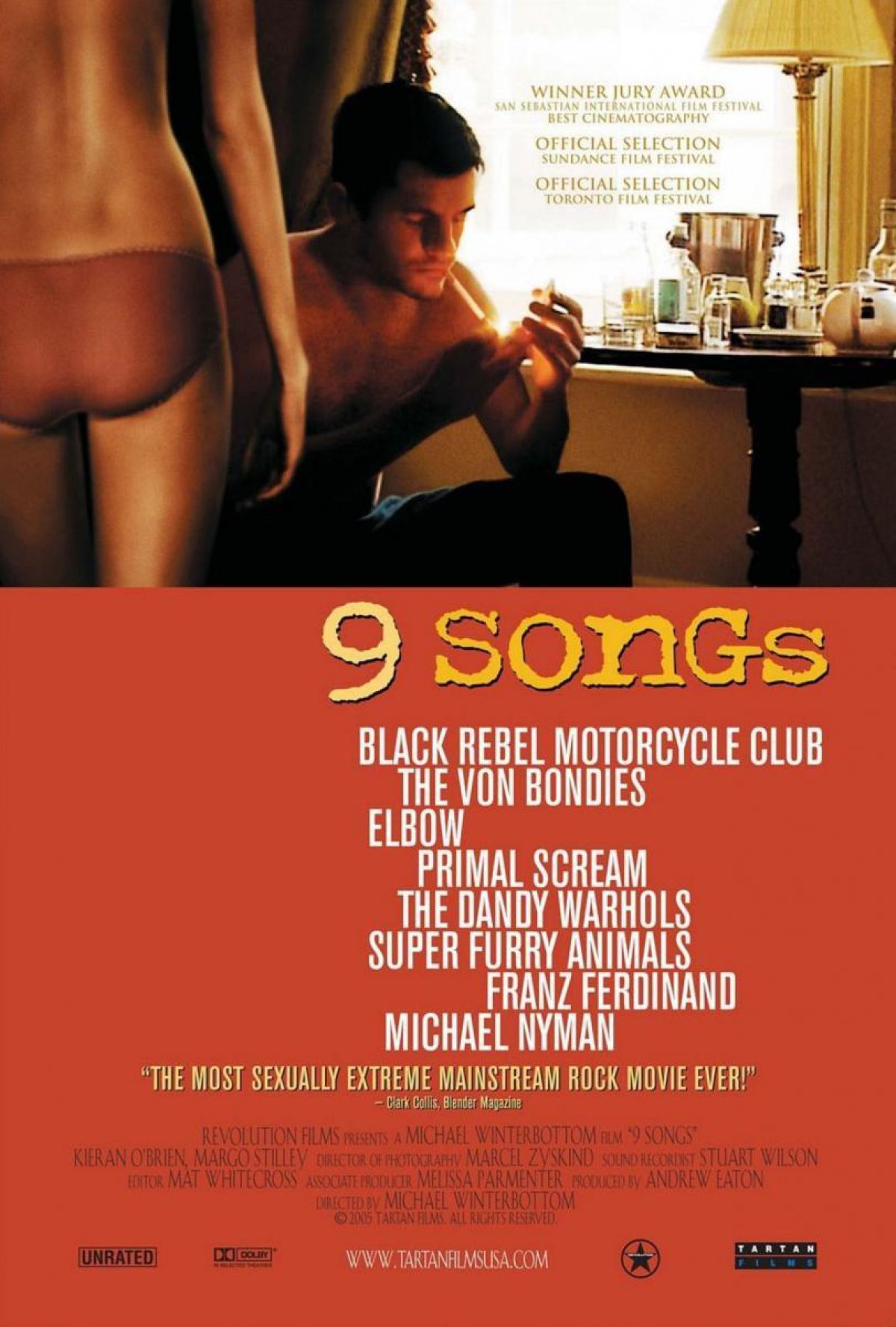 Margo Stilley (i, de espaldas) y Kieran O&#039;Brien en el póster promocional de &#039;Nueve canciones&#039;