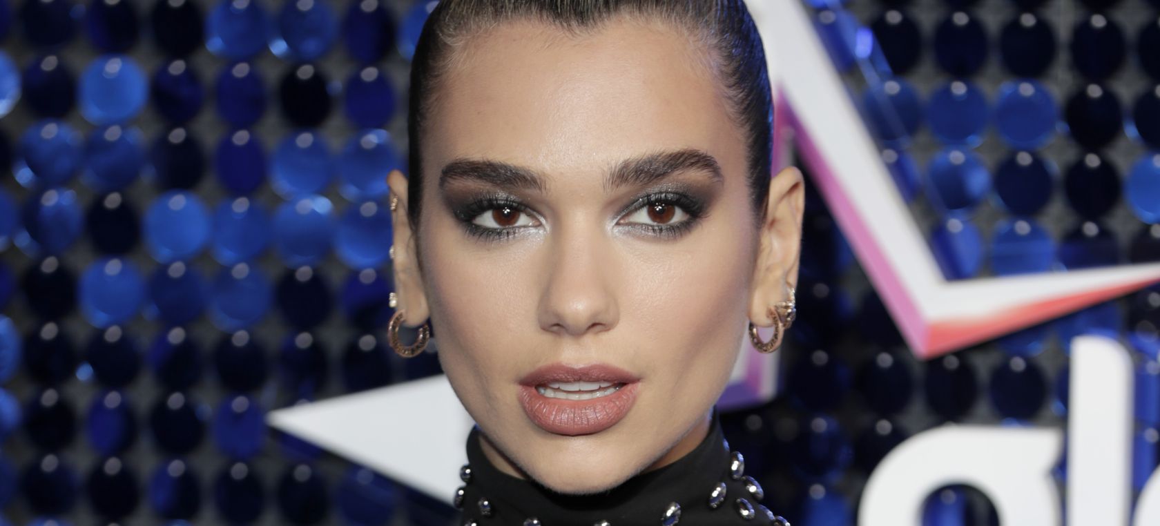 Dua Lipa se suma a la tendencia de enseñar el tanga... ¡Y no es la única! |  Moda | LOS40