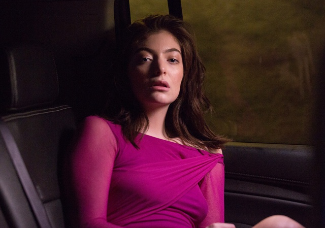 La historia de Royals de Lorde y su crítica al estilo de vida rockstar