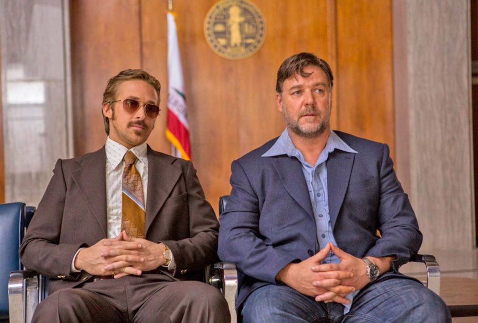 Russell Crowe (d) y Ryan Gosling (i) en una secuencia de &#039;Dos buenos tipos&#039;