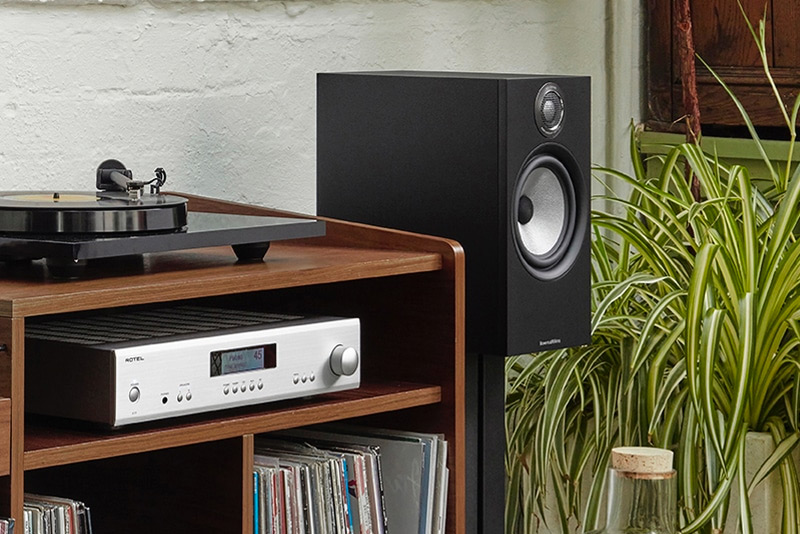 Bowers & Wilkins 606 S2 Anniversary Edition: accessible bookshelf