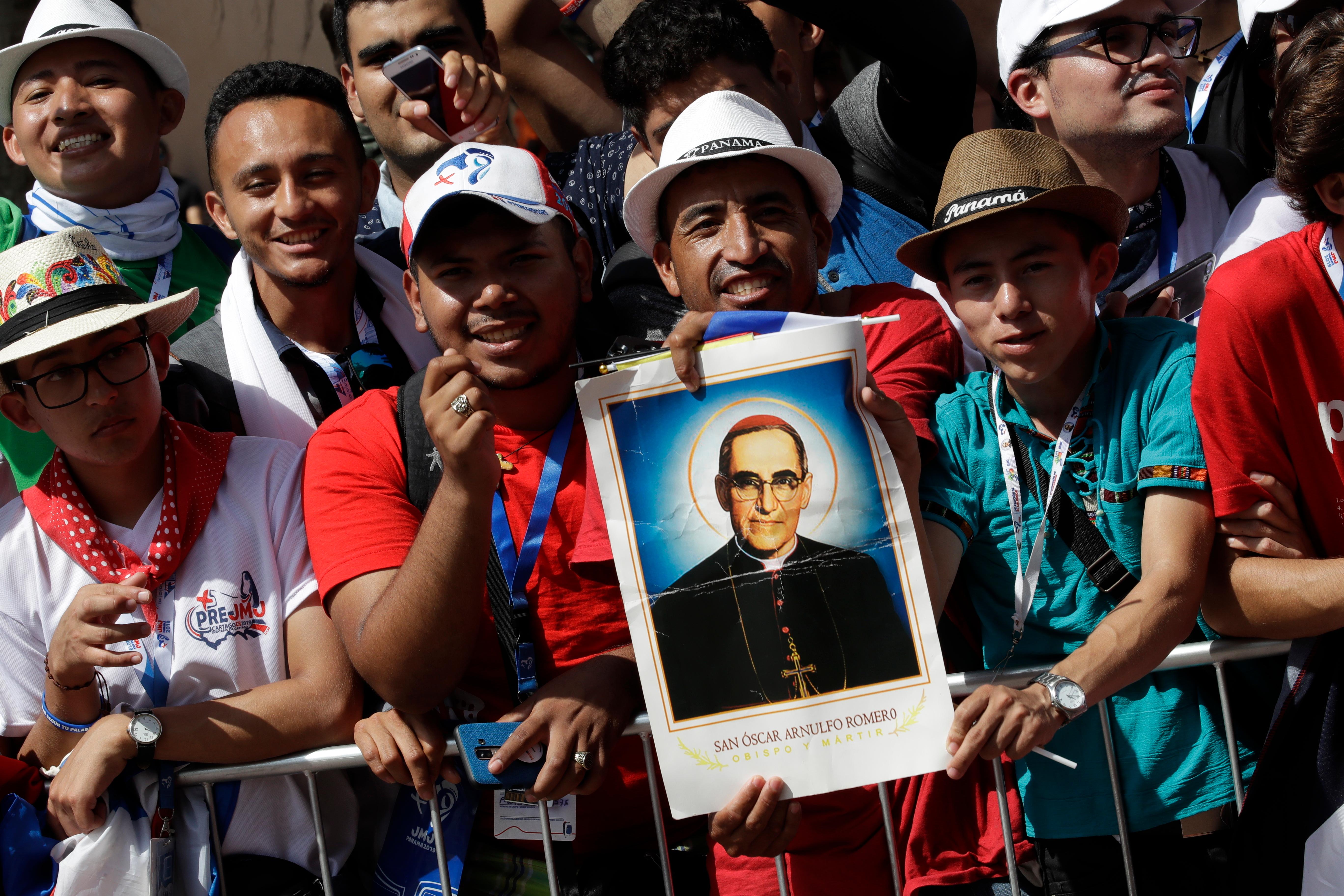 For 40 år siden ble erkebiskop Óscar Romero drept ved et nattverdalter i San Salvador. Men lenge var «de fattiges martyr» en nervøs og famlende figur.