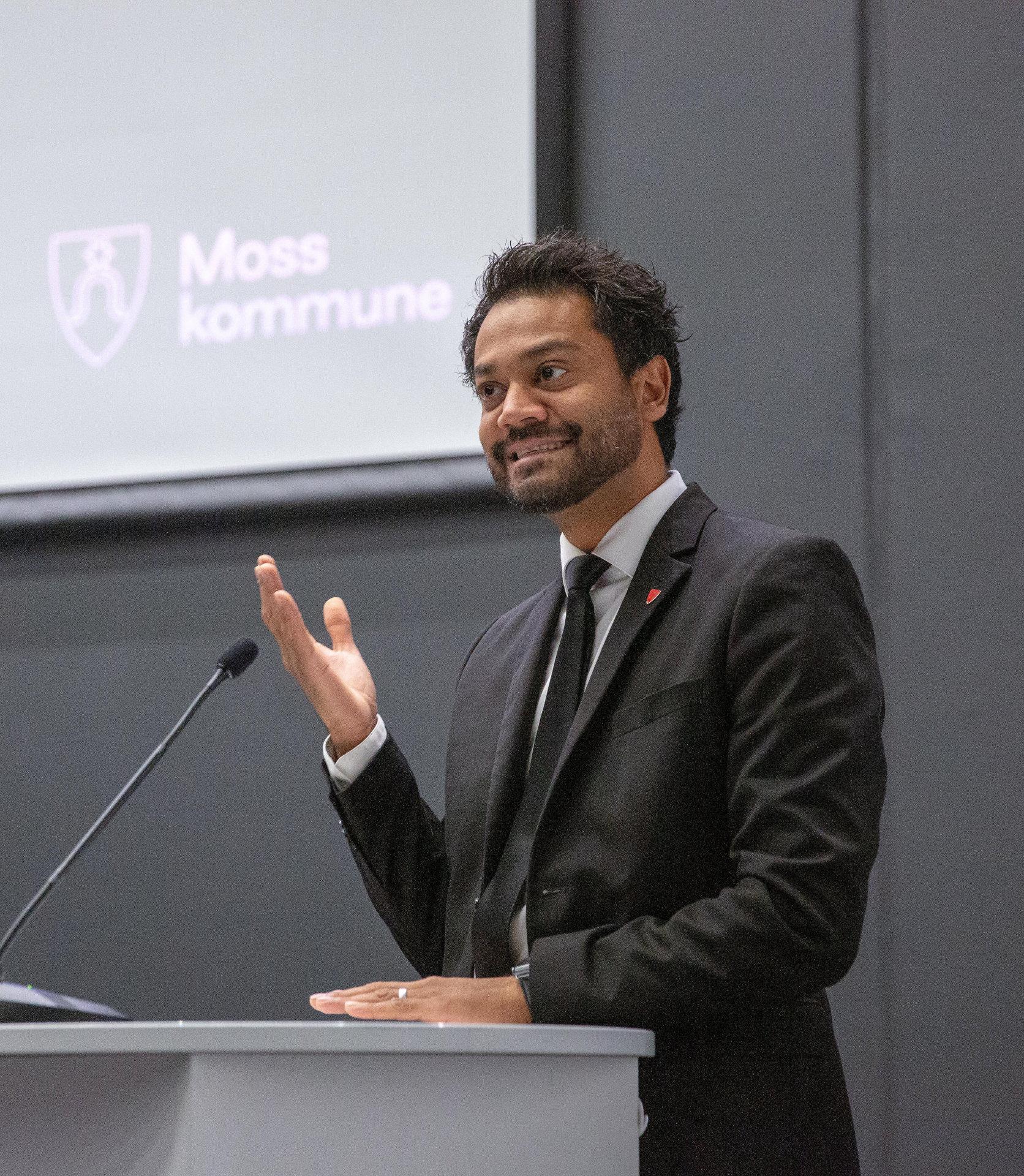 Gruppeleder Shakeel Rehman (Ap). Foto: Kenneth Stensrud