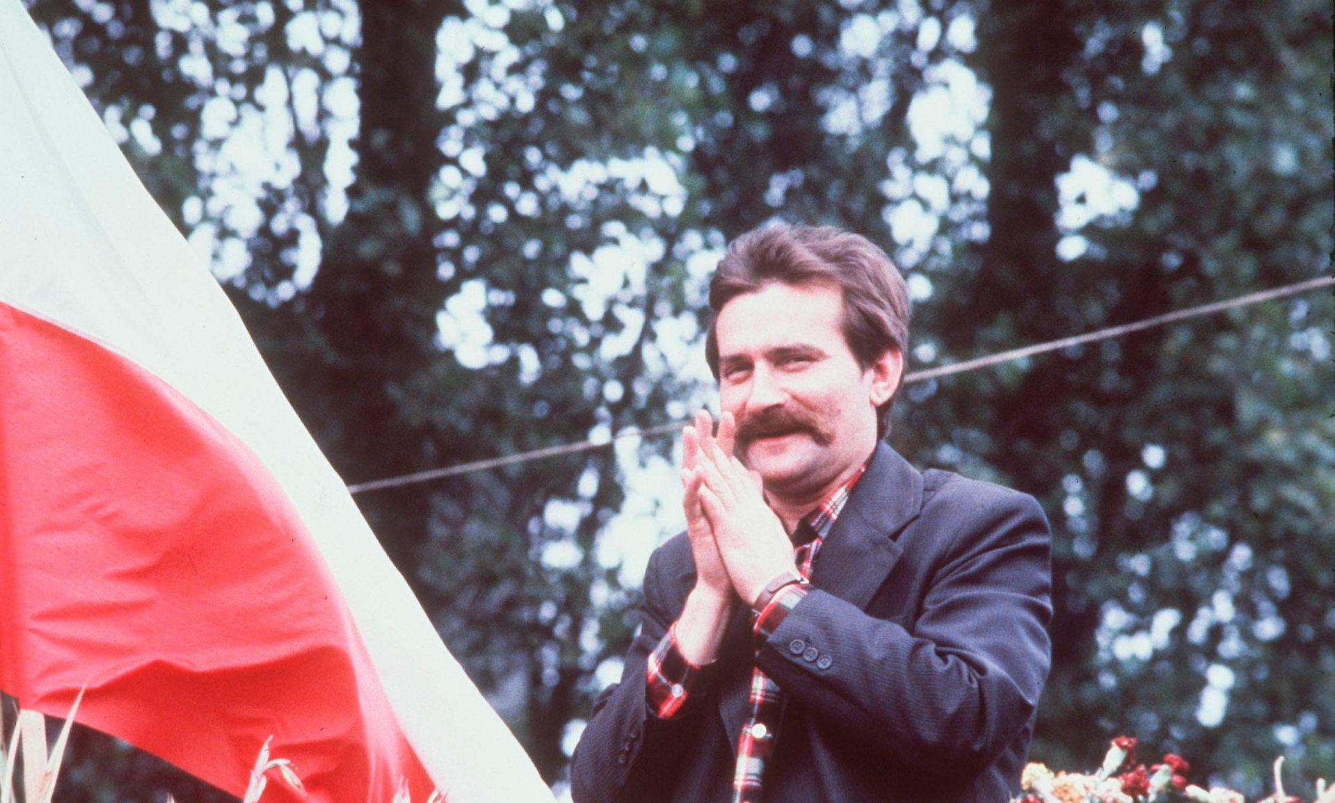 Elektriker og fagforeningsmann Lech Walesa sto i spissen for dannelsen av den frie fagforeningen Solidaritet i      Polen. Han ble tildelt Nobels fredspris i 1983. Mange fagforbund i Norge støttet aktivt opp om Solidaritet, og bevilget store pengesummer til den polske organisasjonen. Foto: Peter Knopp/NTB