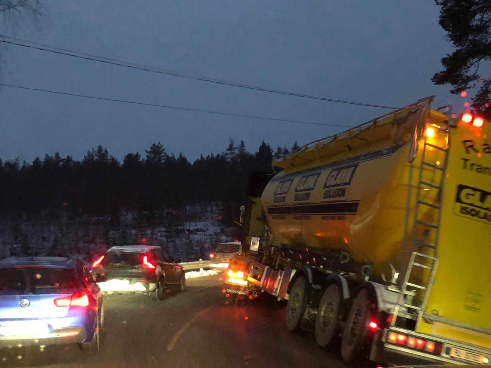 Trafikkaos over Trøsken - lange køer