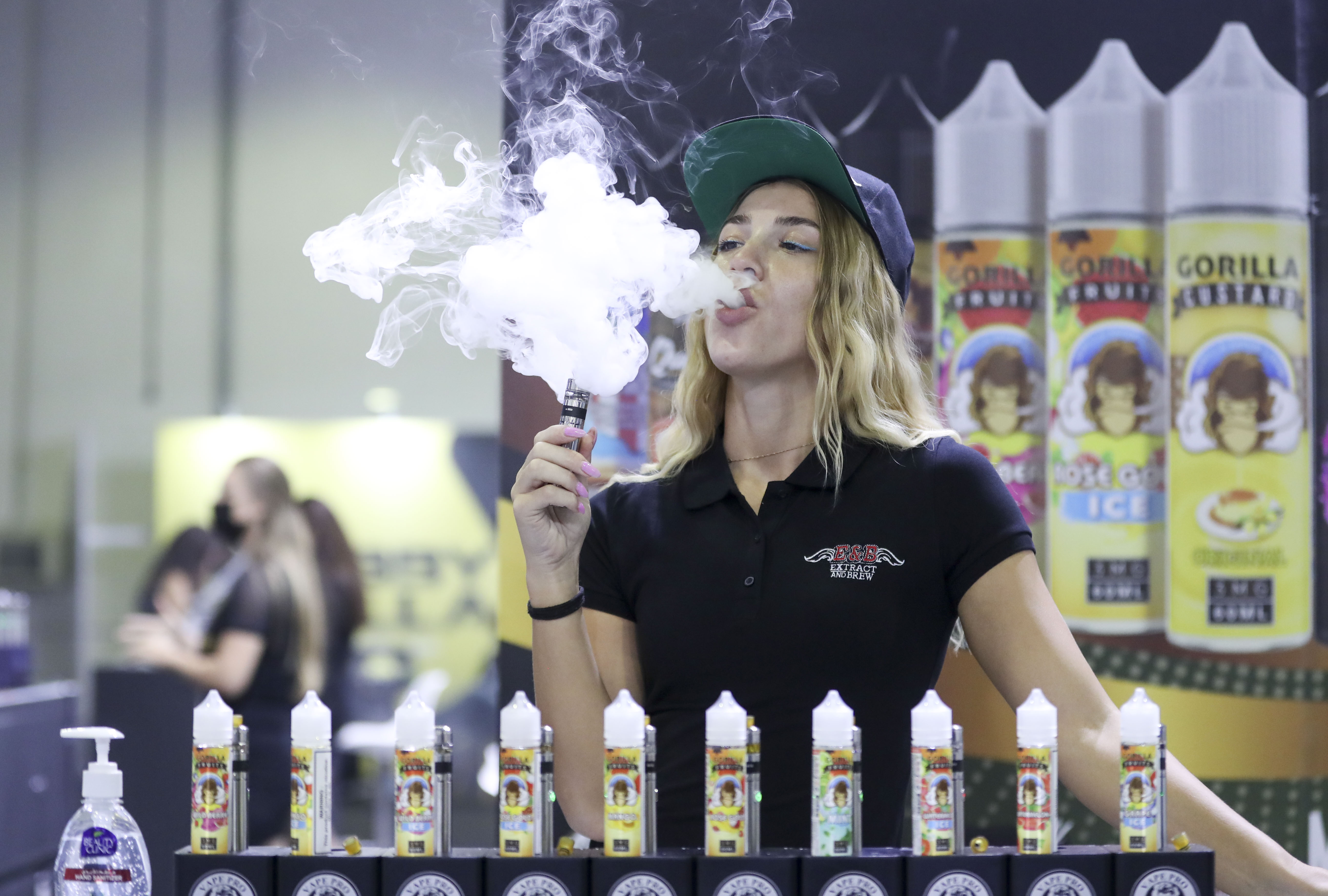 Vaping companies set sights on Gulf s young smokers