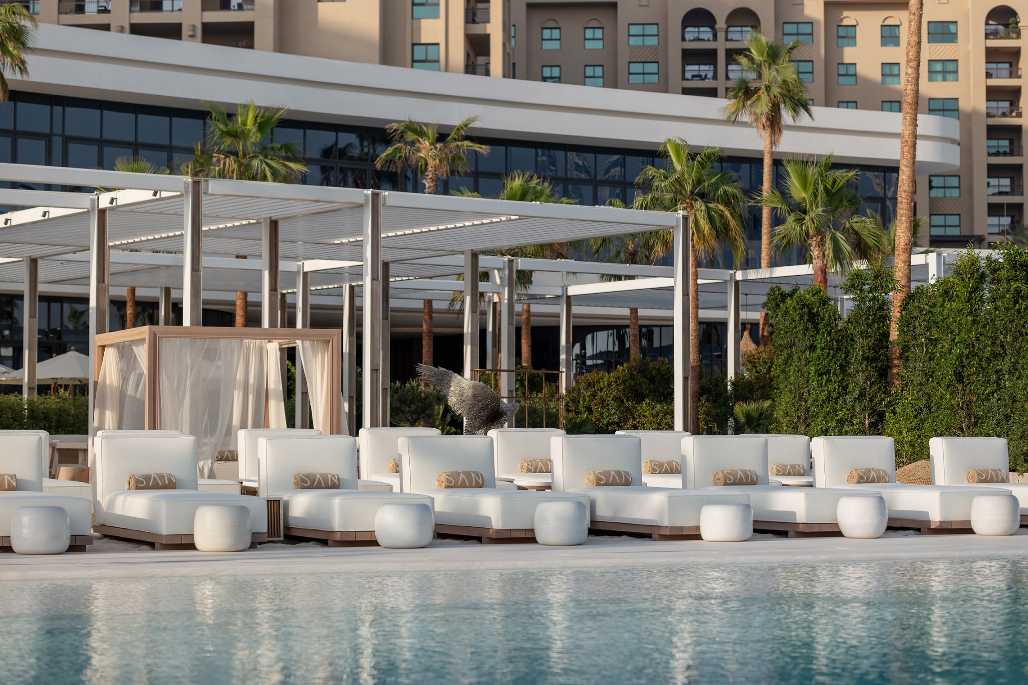 Piscine de SĀN Beach à Palm West Beach