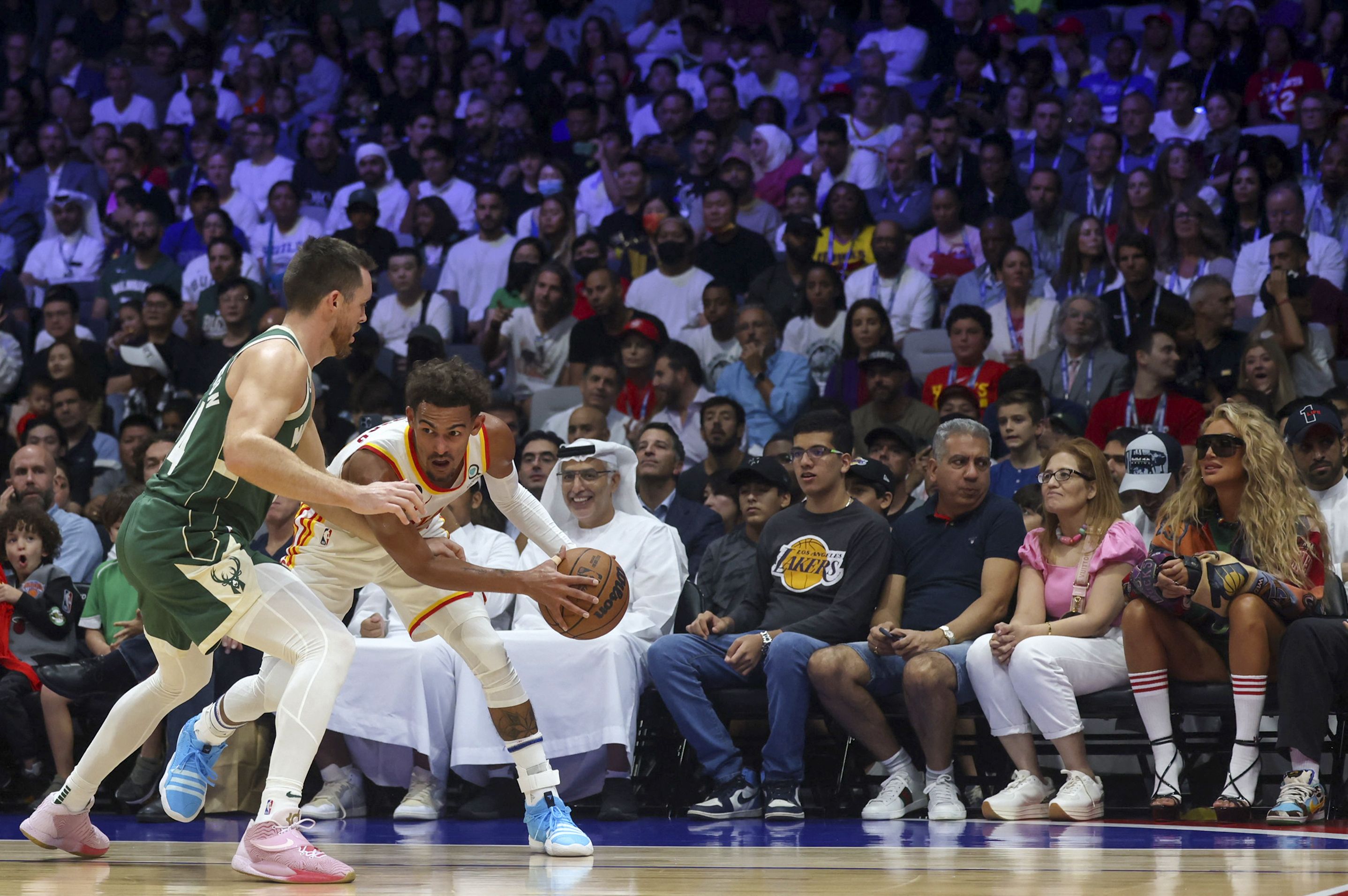 Watch: Ranveer Singh, Shaquille O'Neal And Steve Harvey Attend NBA Abu Dhabi  Games