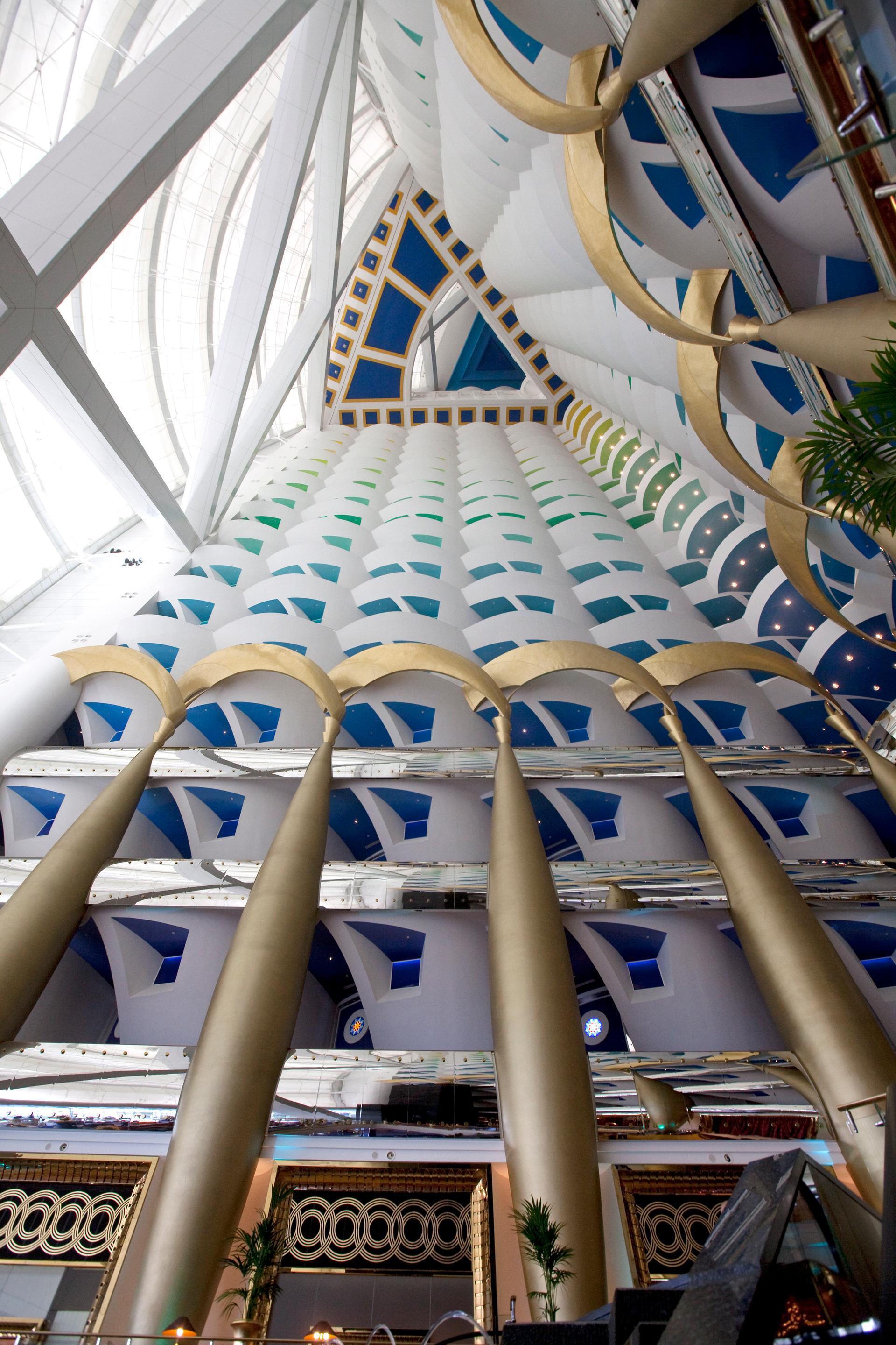 World's Highest Tennis Court: Green Roof Built Atop The Burj al Arab In  Dubai