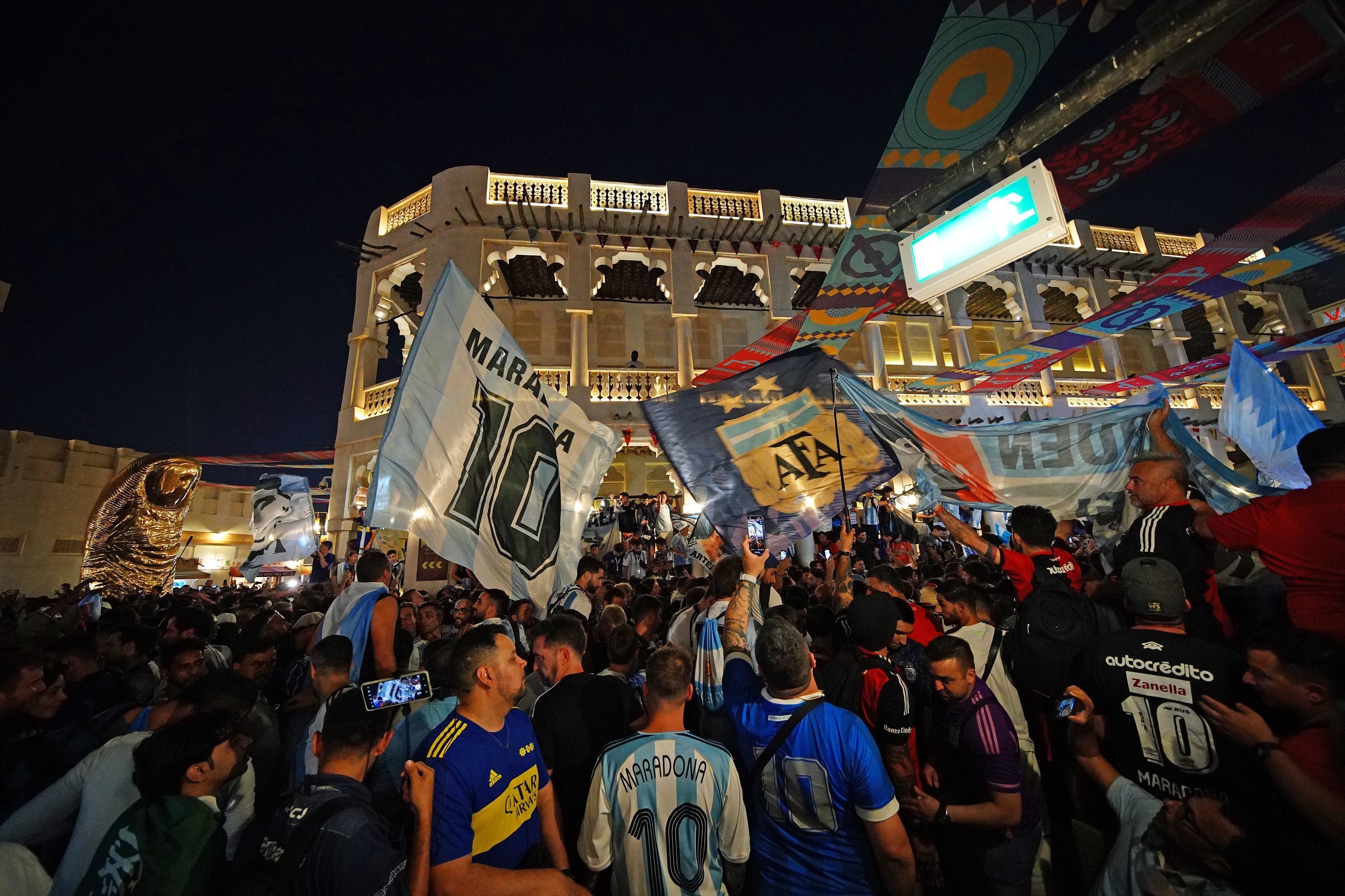 Argentina's soccer fans weep for superhero Diego Maradona - GulfToday