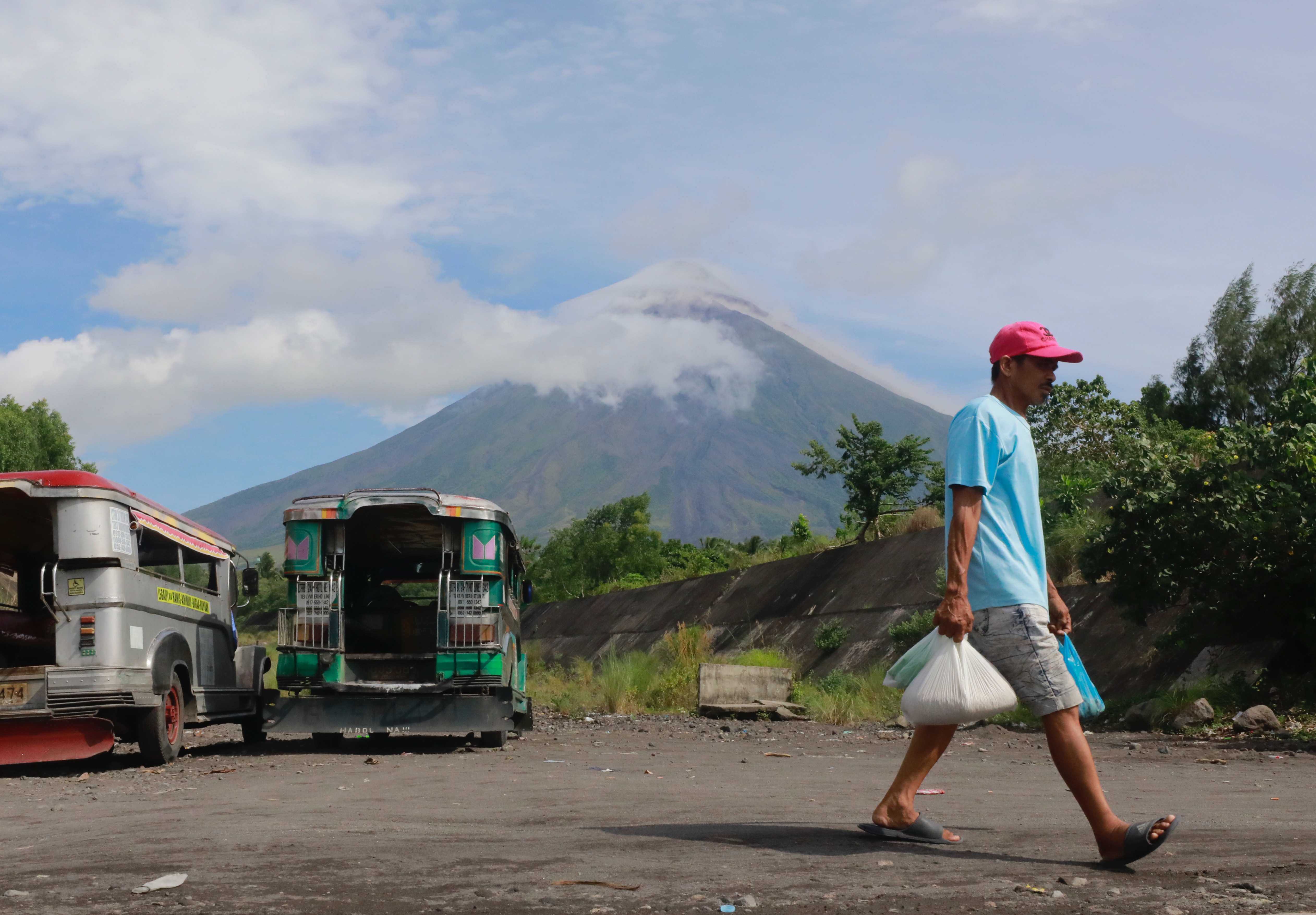 Mayon volcano spews lava prompting evacuation of thousands in the  Philippines