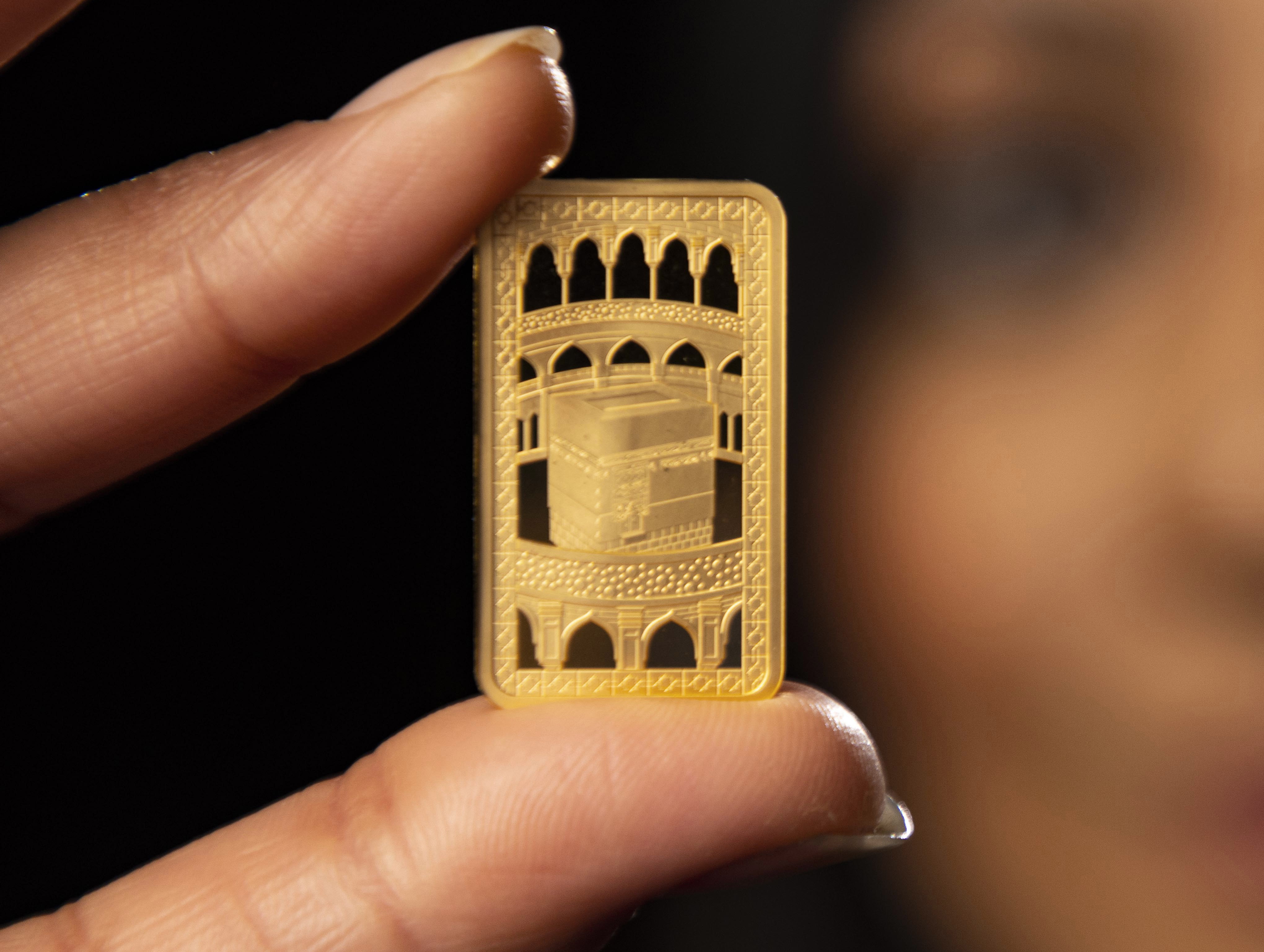 Kaaba 2025 gold pendant