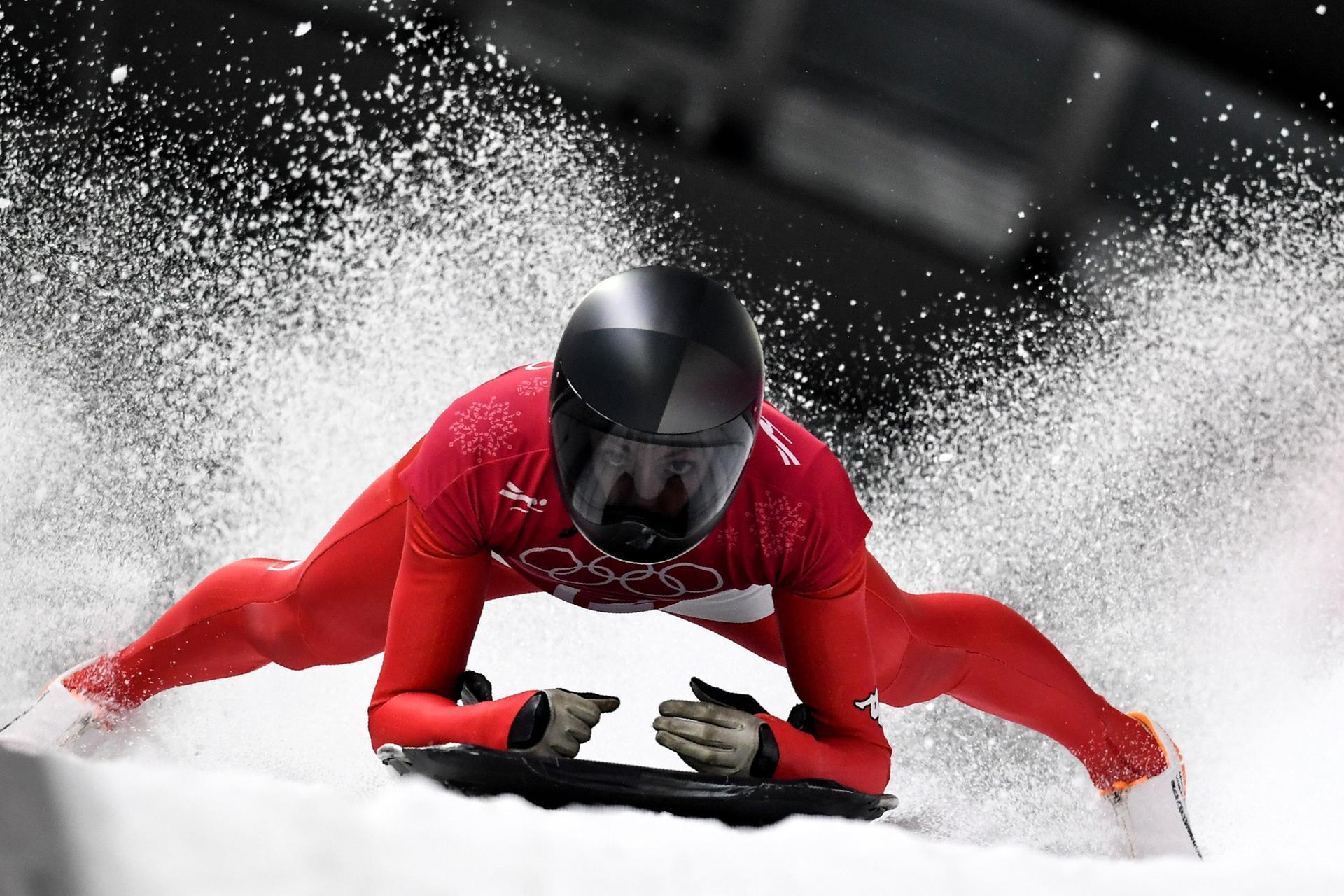 Flying Tomato' peels back years to win landmark snowboard gold 