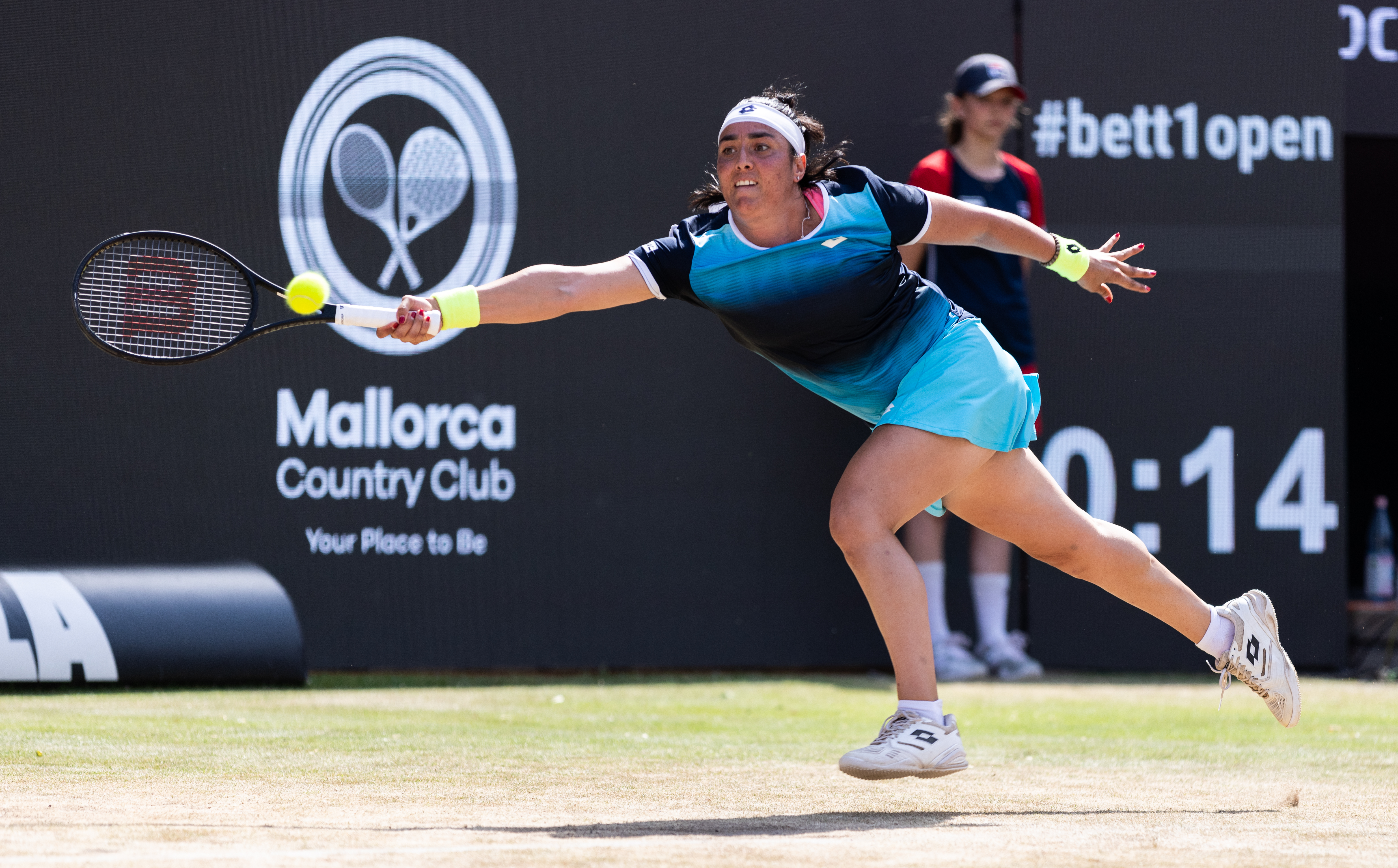 Ons Jabeur vence Belinda Bencic e conquista o WTA 500 de