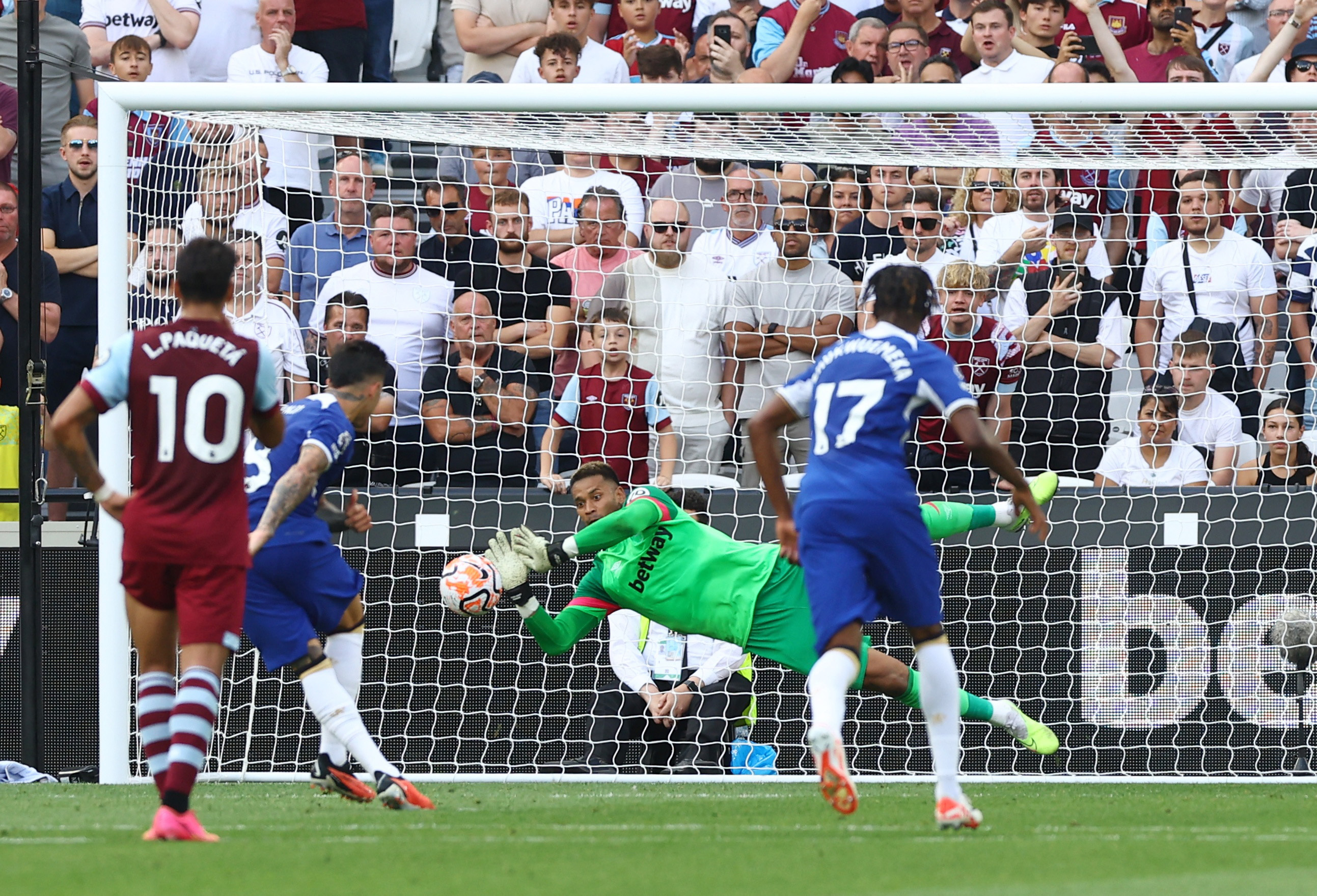 West Ham vs Chelsea result: James Ward-Prowse and Lucas Paqueta make mark  to secure win for 10-man Hammers