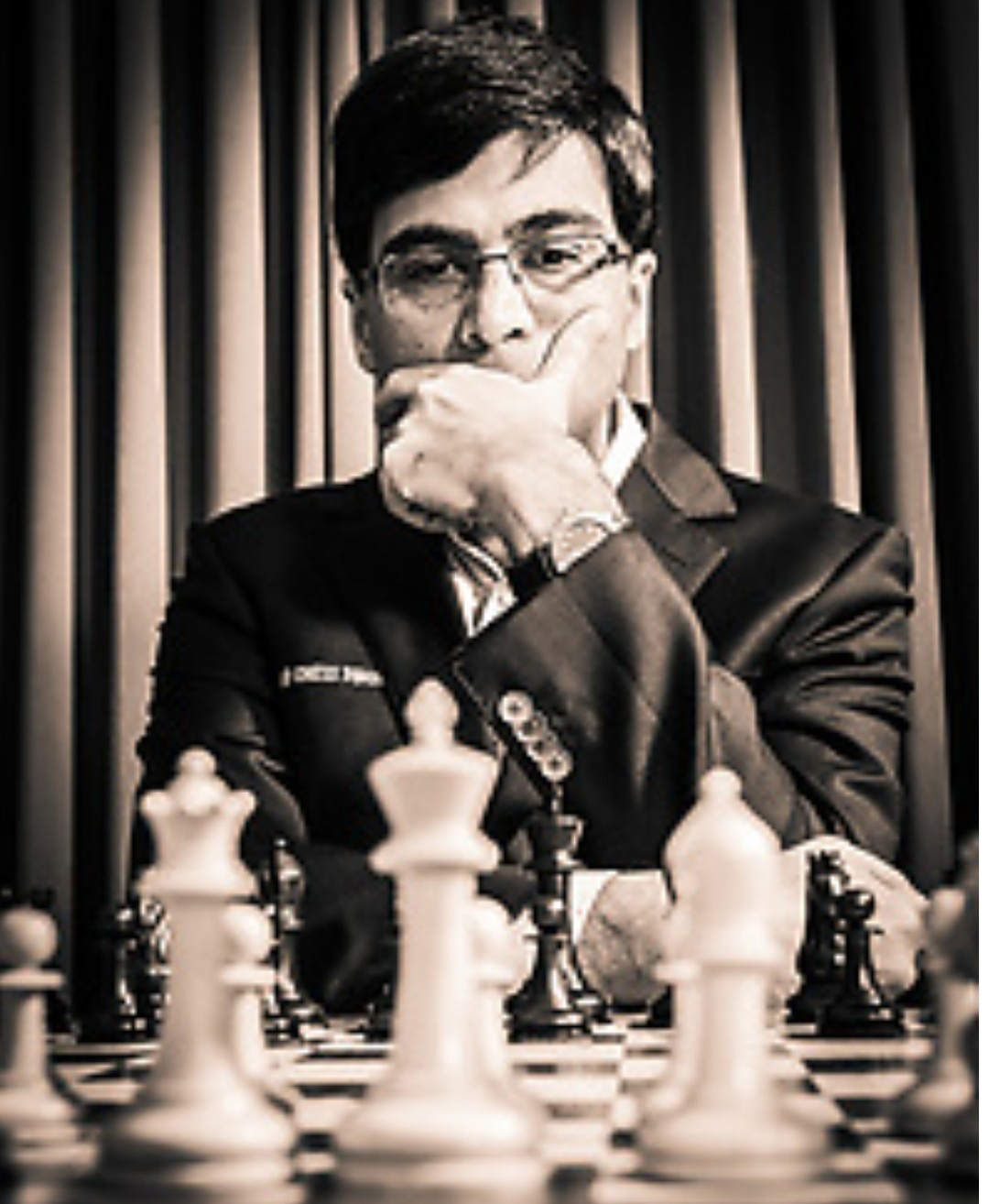 Chennai, Tamil Nadu, India. 29th July, 2022. A chess player gestures prior  the next move during the first round of the 44th Chess Olympiad in Chennai.  The total number of participants is