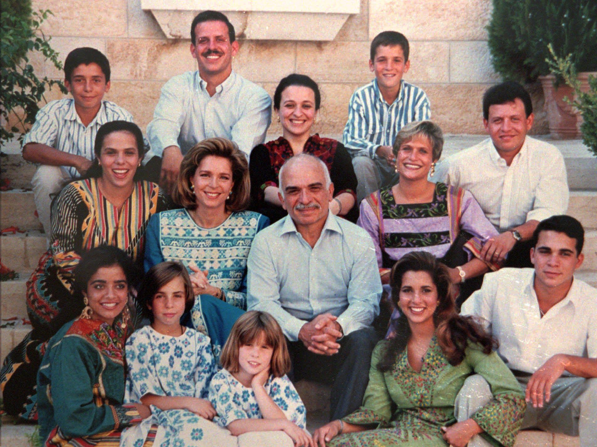 Piquete Gran universo montón Family members pay tribute to King Hussein of Jordan on the 20th  anniversary of his death