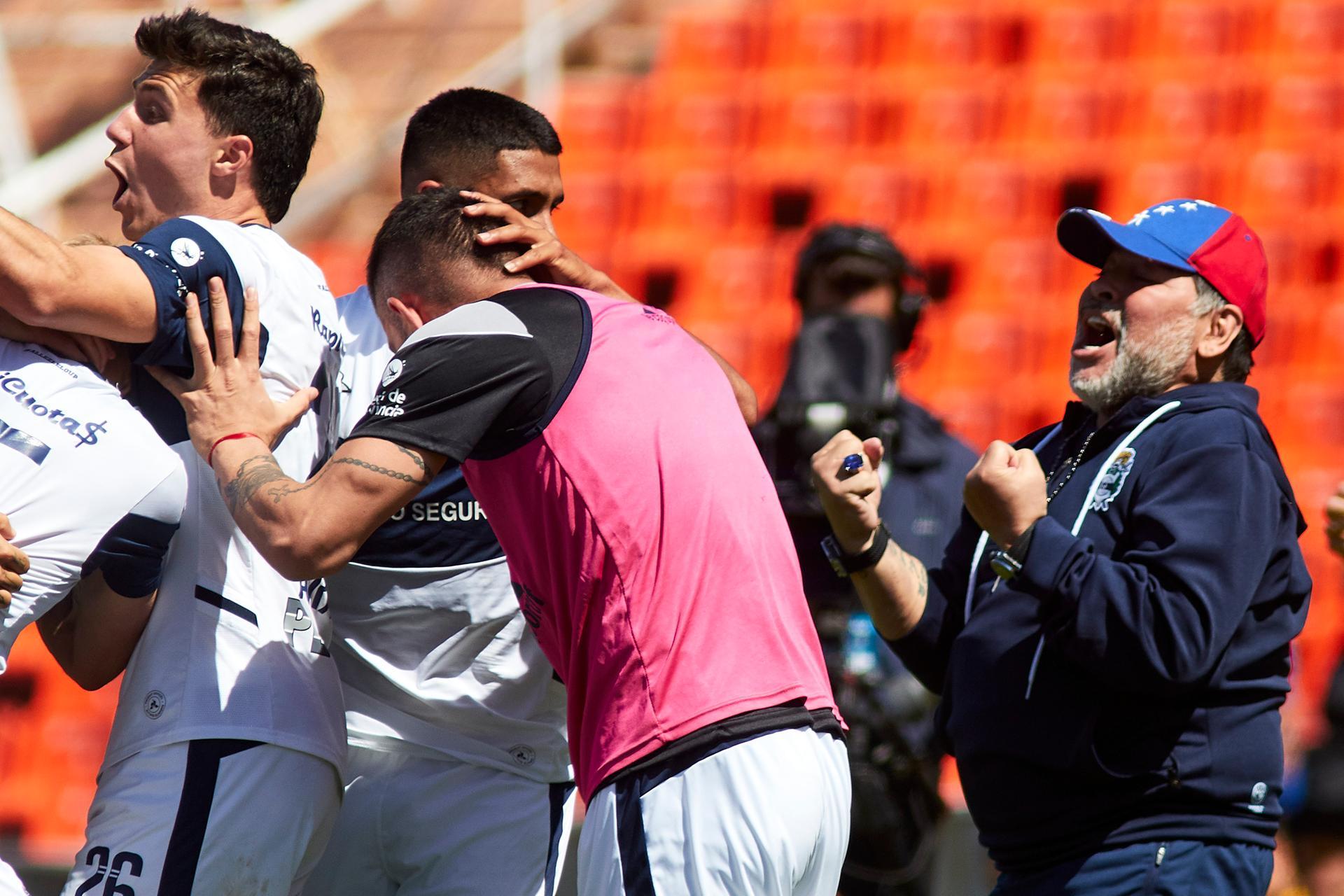 Diego Maradona stays as Gimnasia manager following outcry by fans